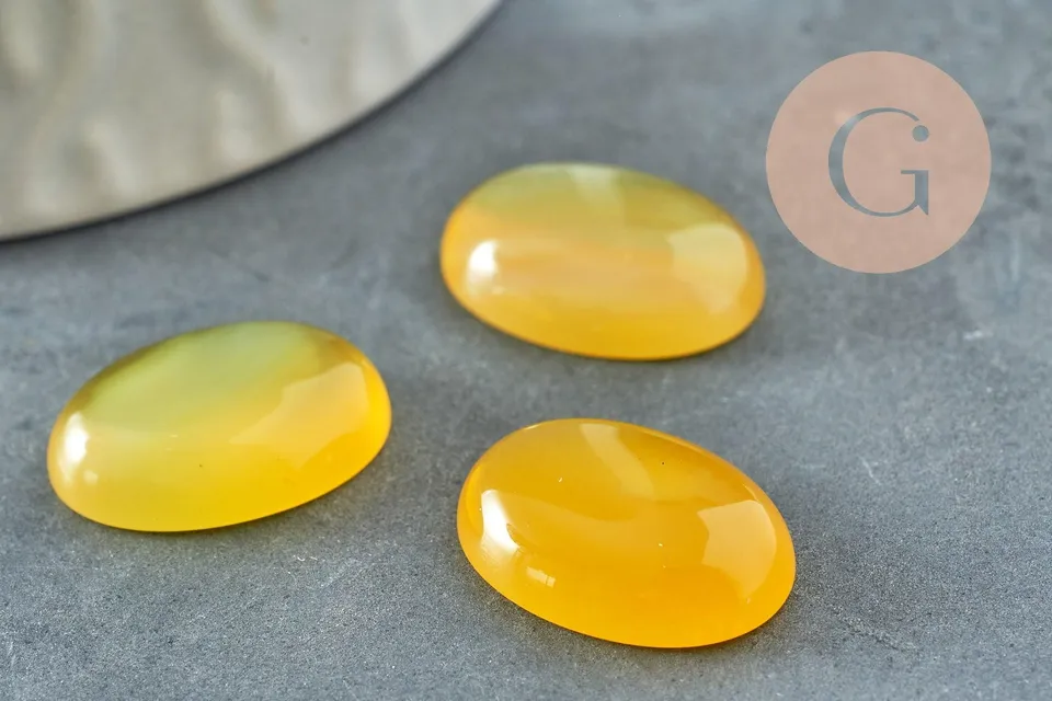 Gingerlily cabochon ovale jade jaune 18x13mm x1