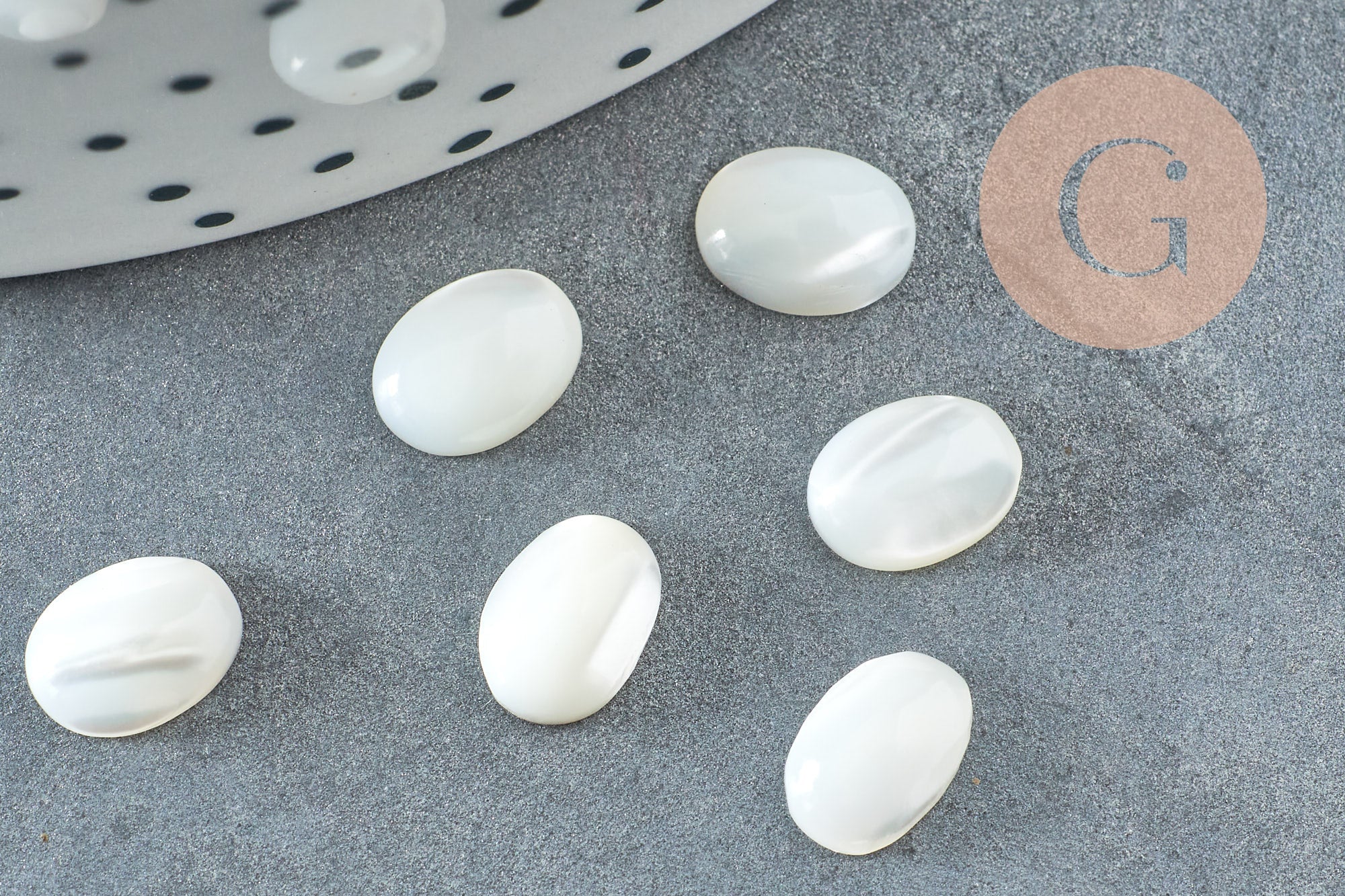 Gingerlily cabochon nacre blanche ovale 8x6mm pierre bijou DIY