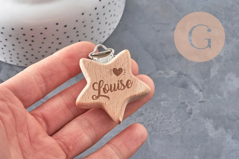 Gingerlily Accessoires G9599 porte-tétine étoile bois 52 mm