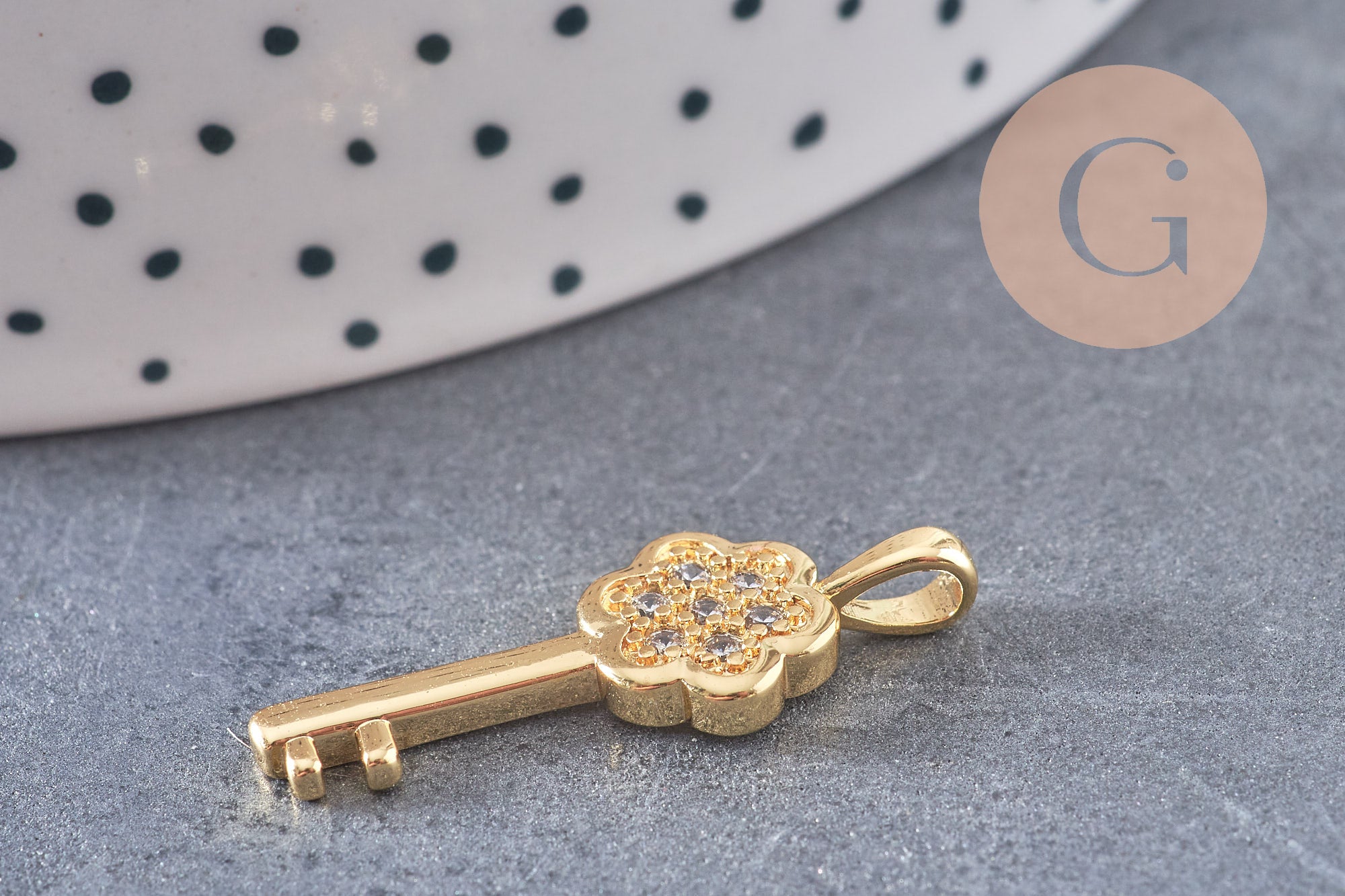 Gingerlily Pendentif clef laiton doré zircon 28.5mm breloque x1