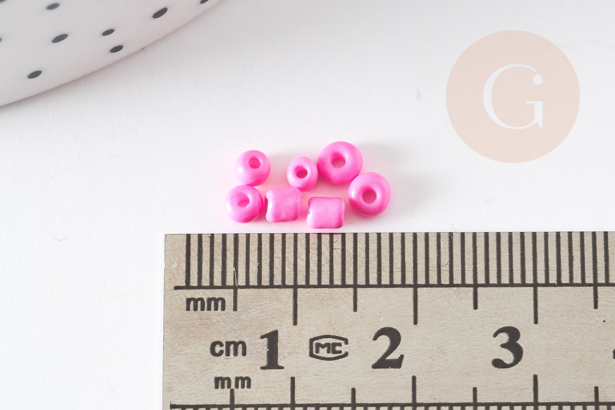 Gingerlily Perles Rocaille rose foncé 2,5mm sachet 10g