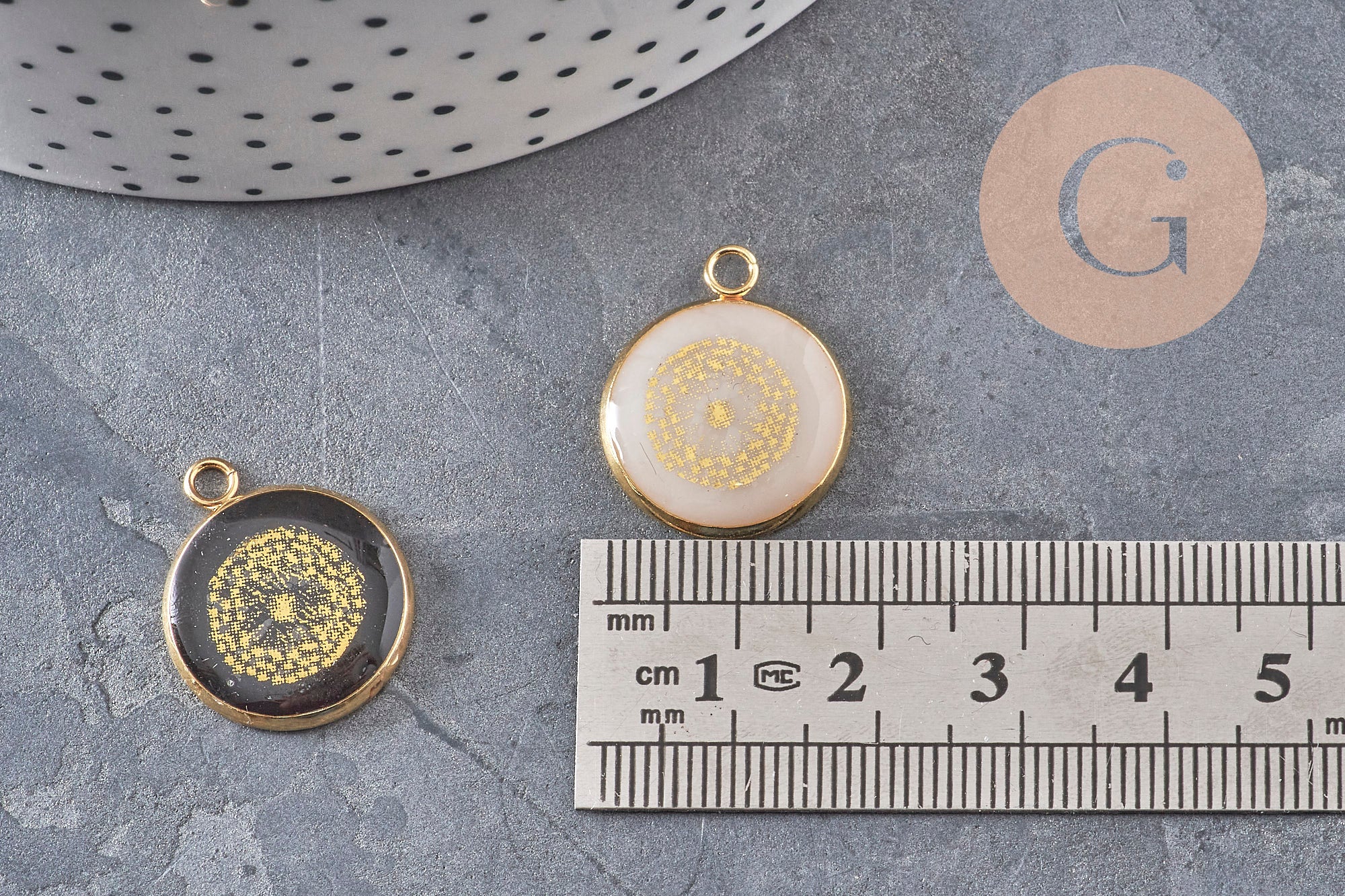 Gingerlily pendentif pissenlit rond acier doré 16 mm blanc
