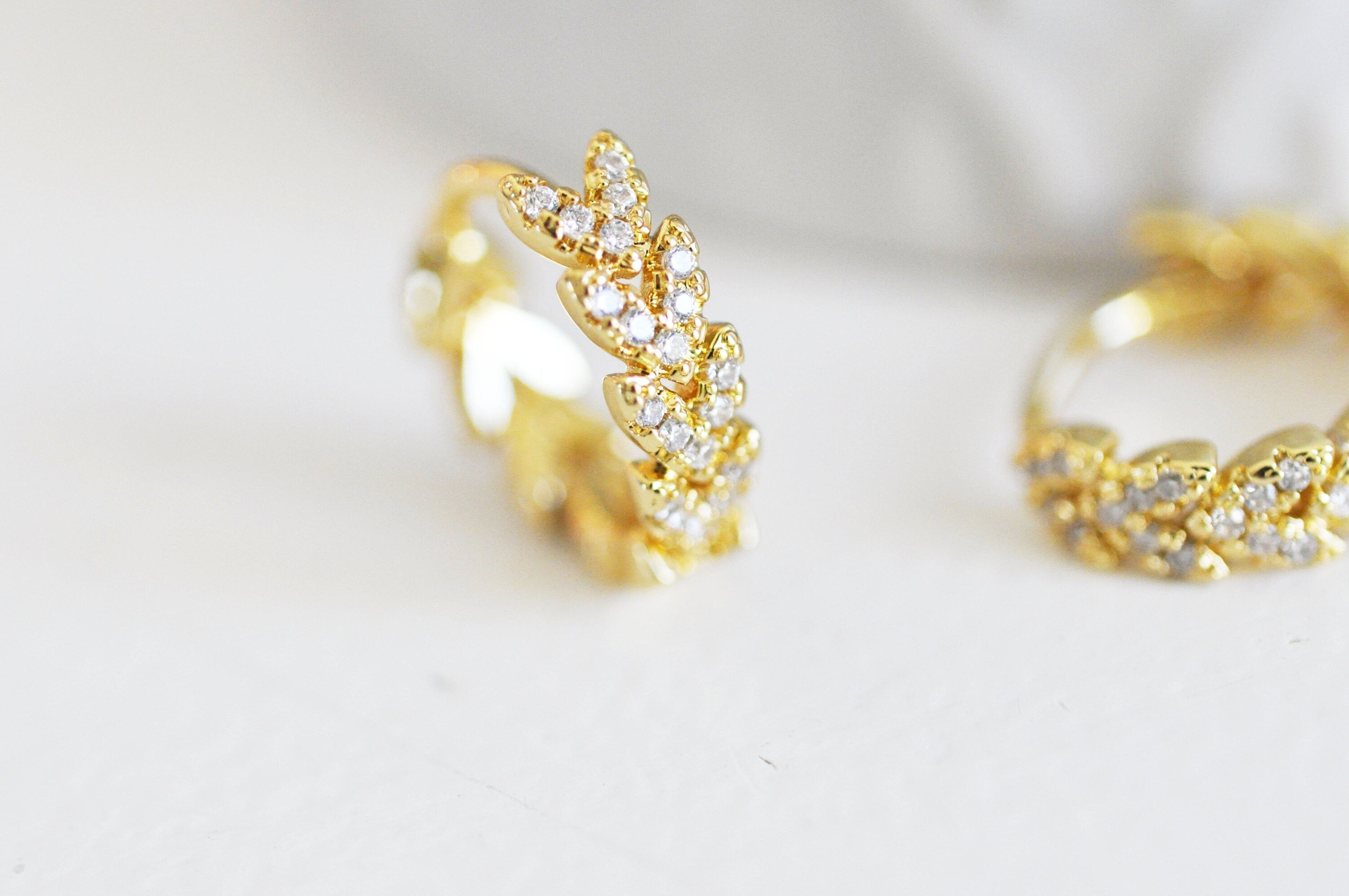 Gingerlily Créoles G3150 feuille zircon blanc doré 13,5mm