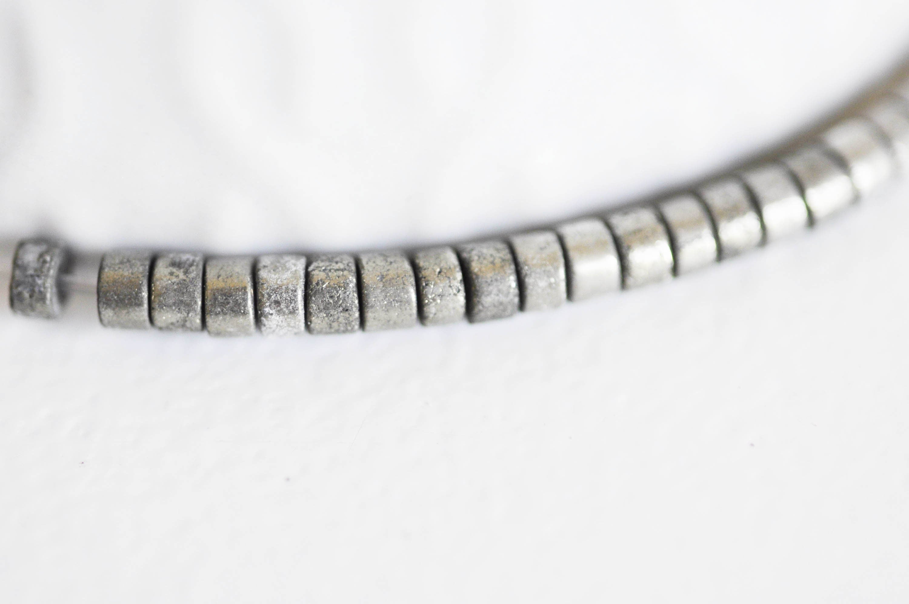 Gingerlily Perles heishi pyrite naturelle disque 3mm fil 130