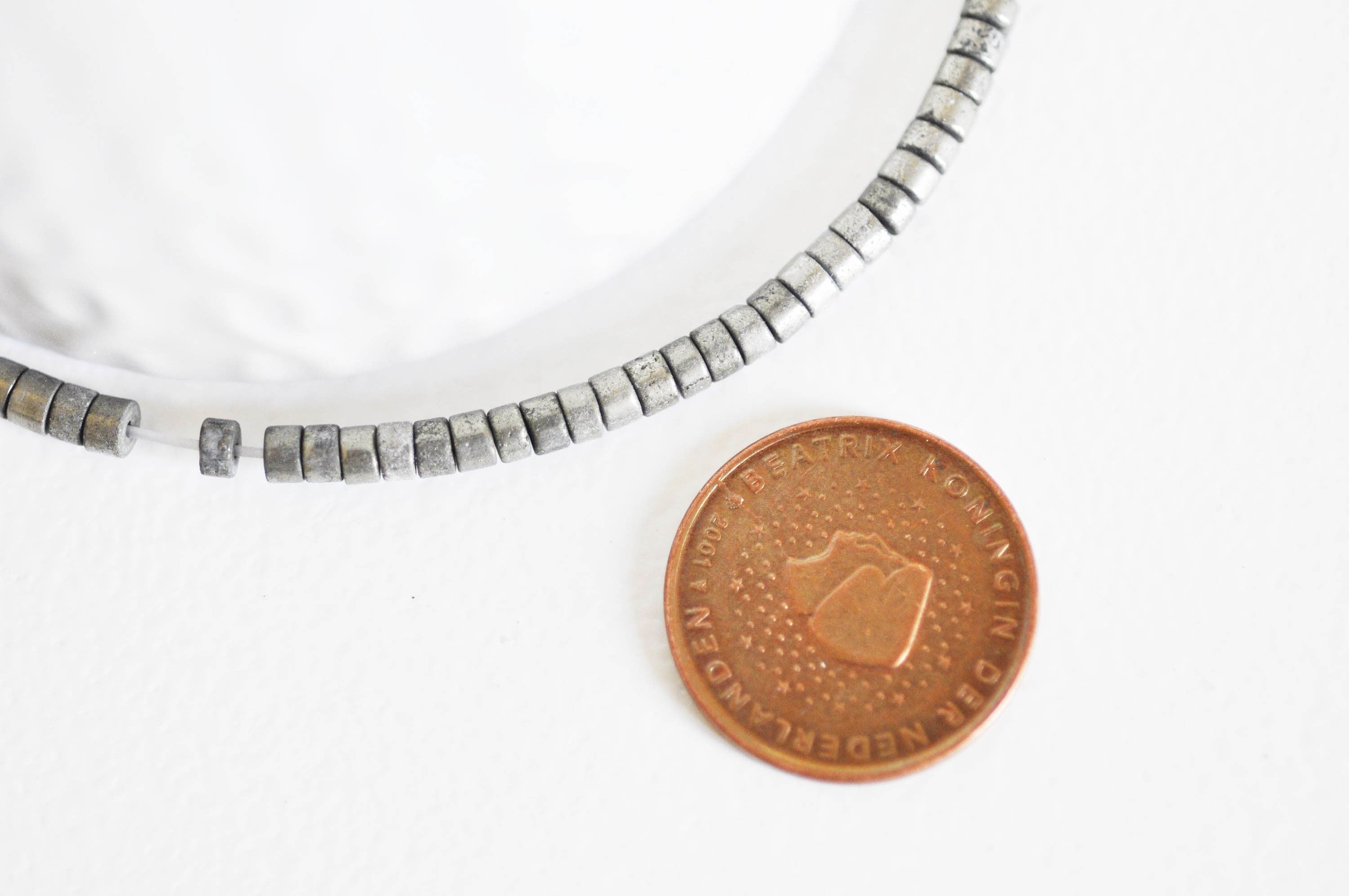 Gingerlily Perles heishi pyrite naturelle disque 3mm fil 130
