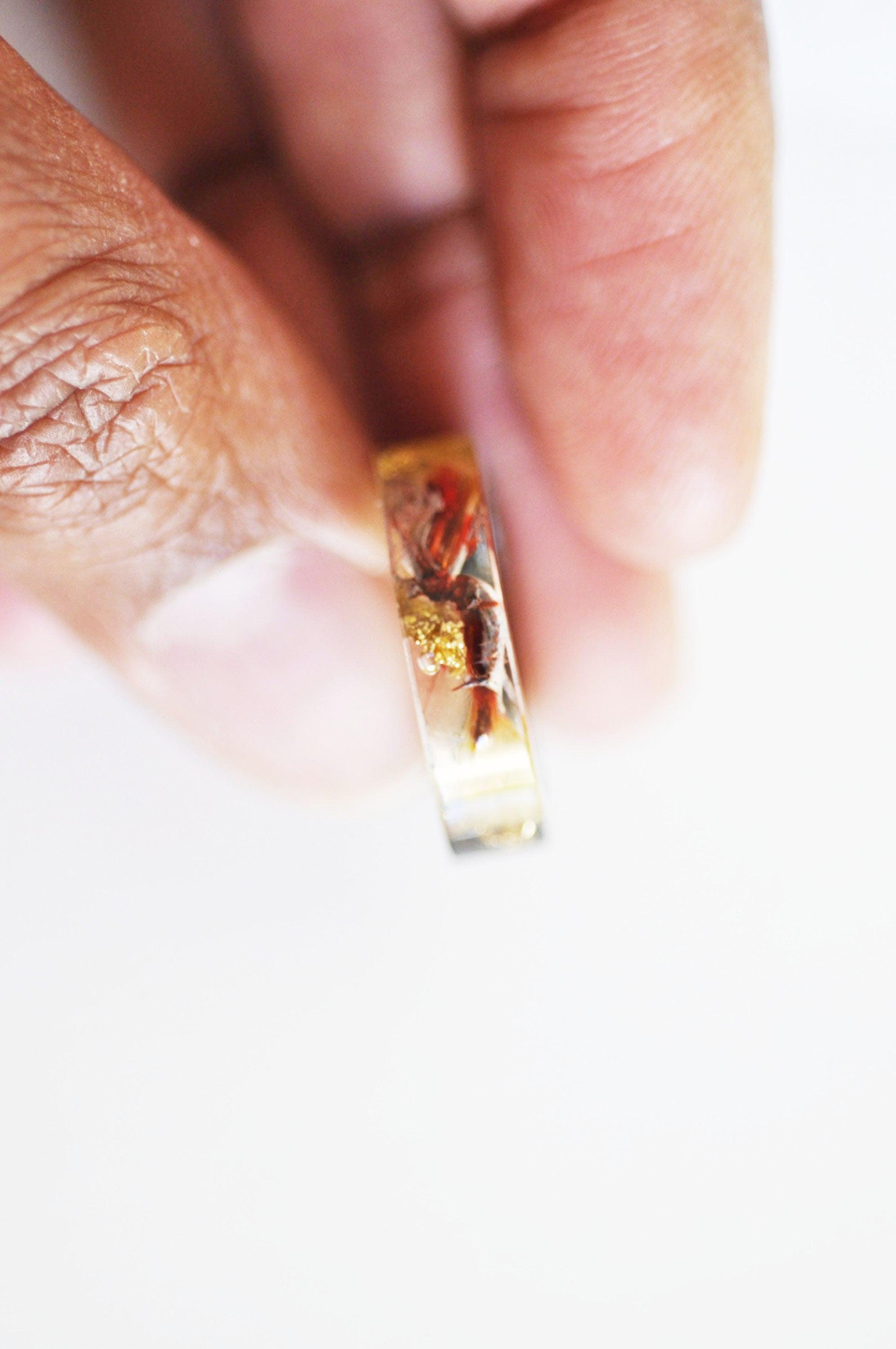 Gingerlily Bague ébène résine fleur jaune 17.5mm x1