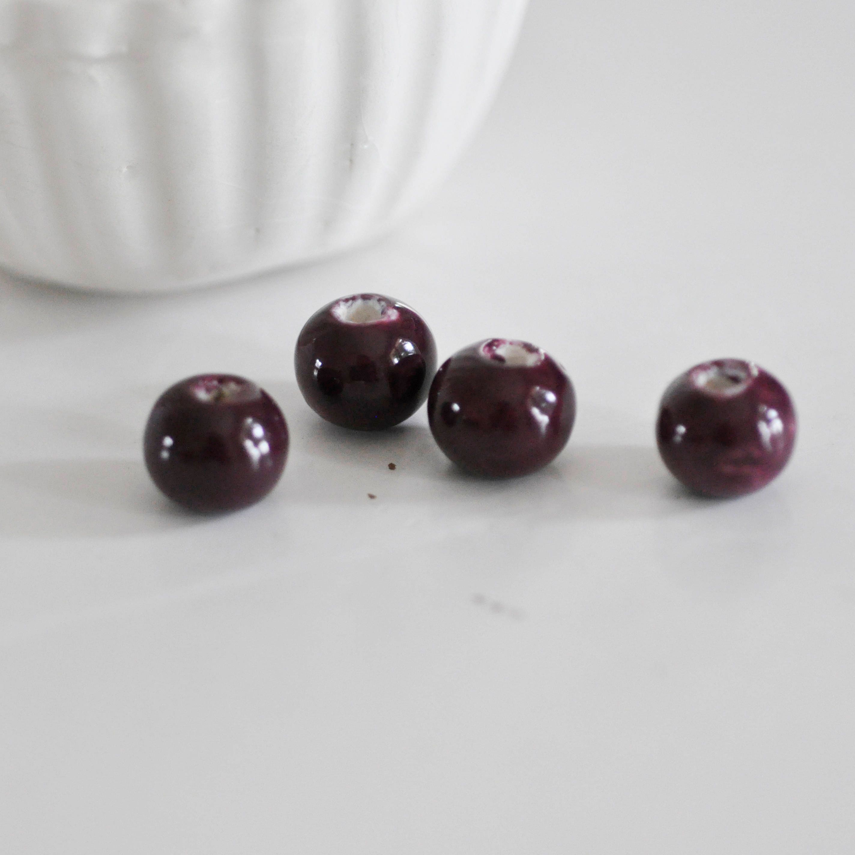 Gingerlily Perles porcelaine violet prune rondes émaillées 15 mm x5