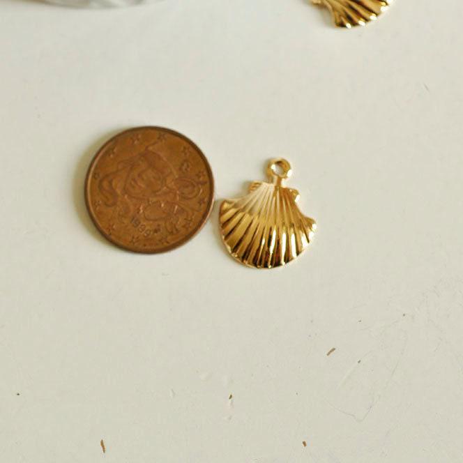 Gingerlily Pendentif coquillage laiton doré 19mm x1 G0134