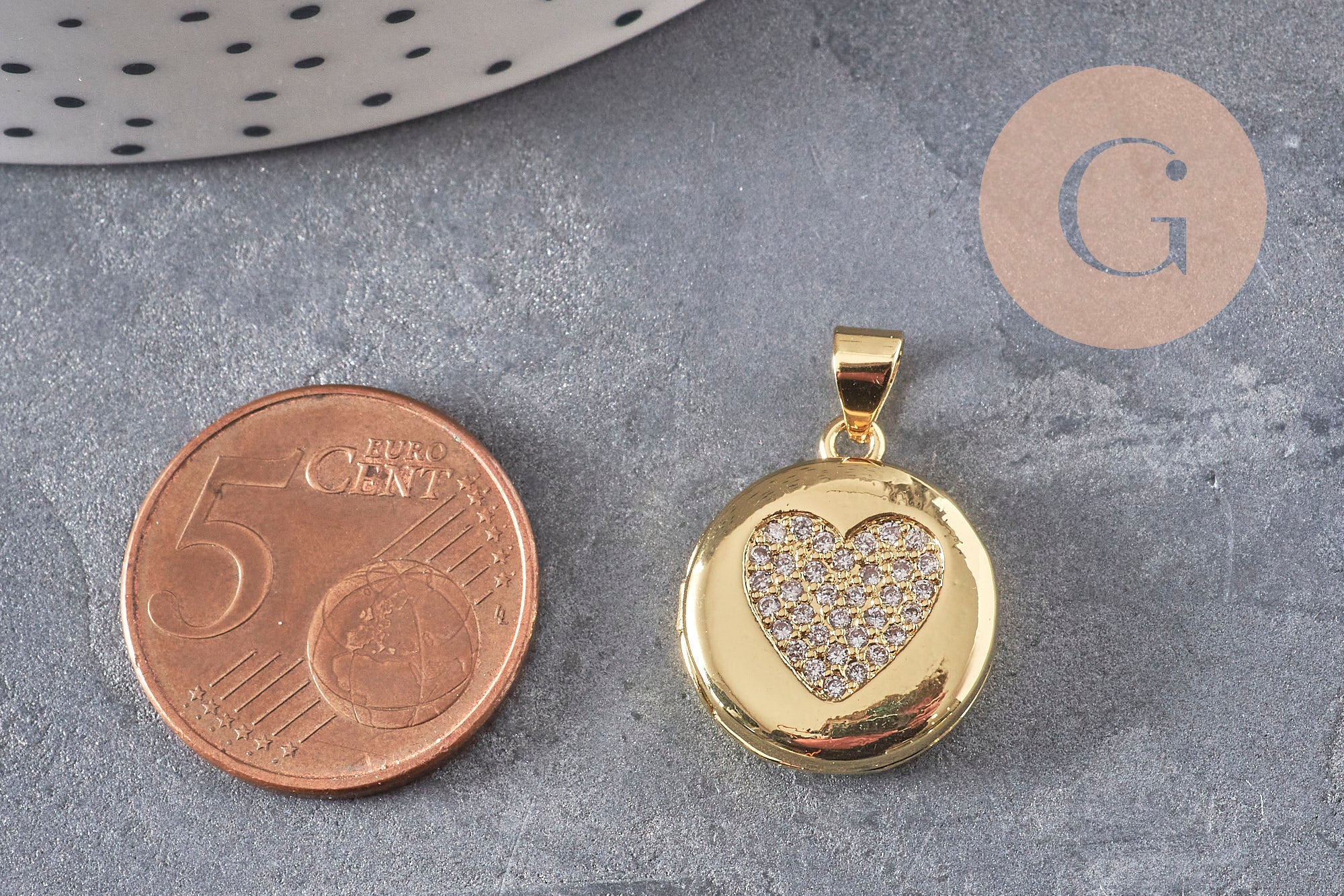 Gingerlily Pendentifs G11137 locket rond doré coeur zircons 23mm x1