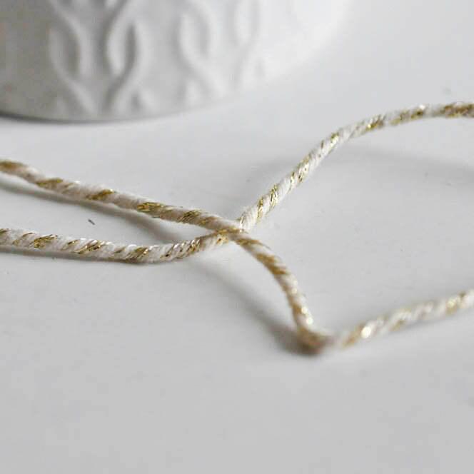 Gingerlily Perles G1164 cordon blanc or 2,5 mm 5 m