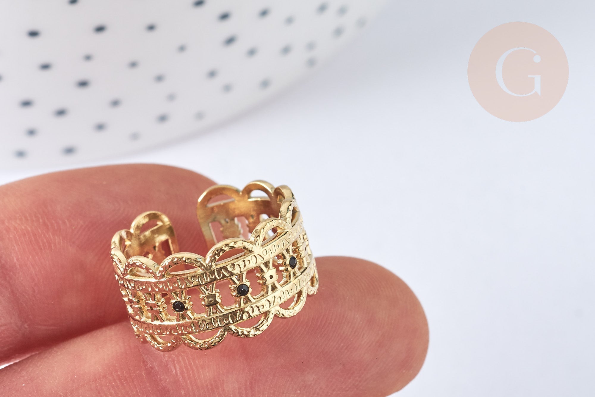 Gingerlily Perles G7040 bague chevron acier doré émail noir 54