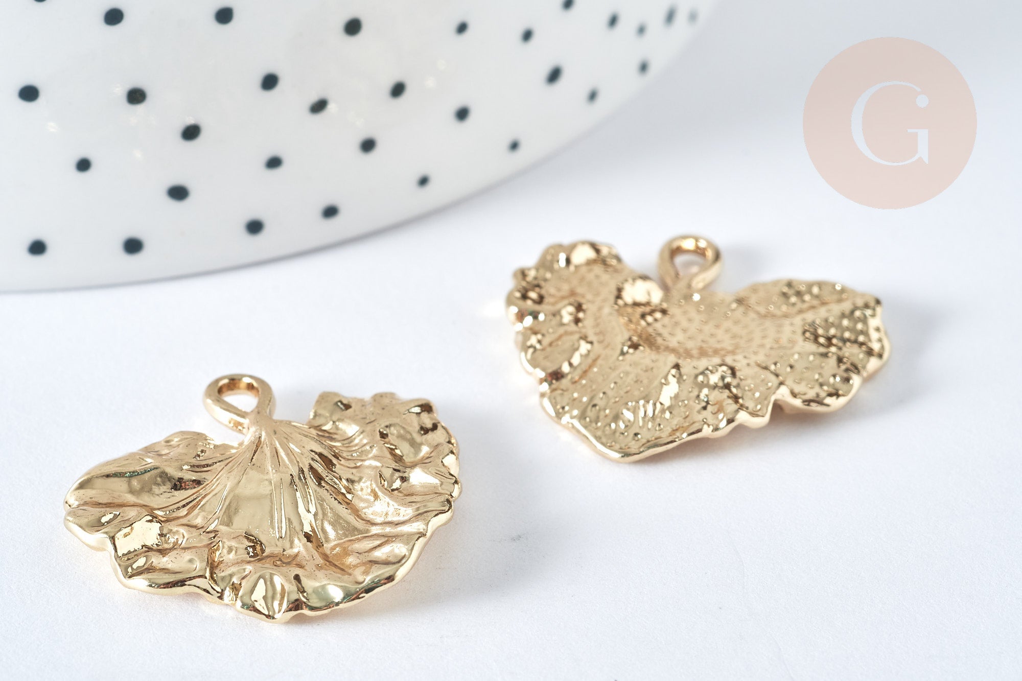 Gingerlily Feuille G7411 pendentif doré 27 mm unité