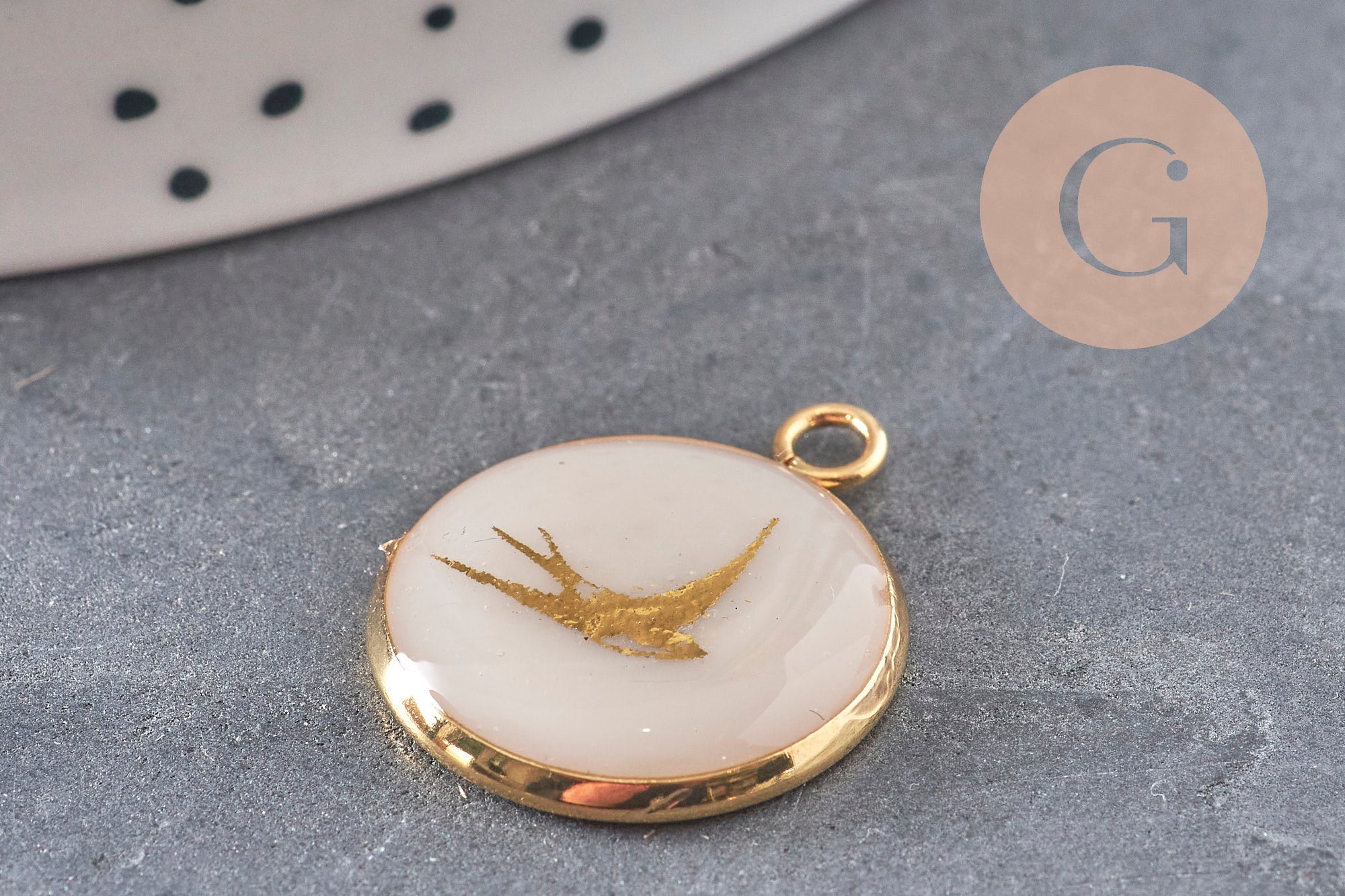 Gingerlily hirondelle pendentif rond acier doré 16mm x1