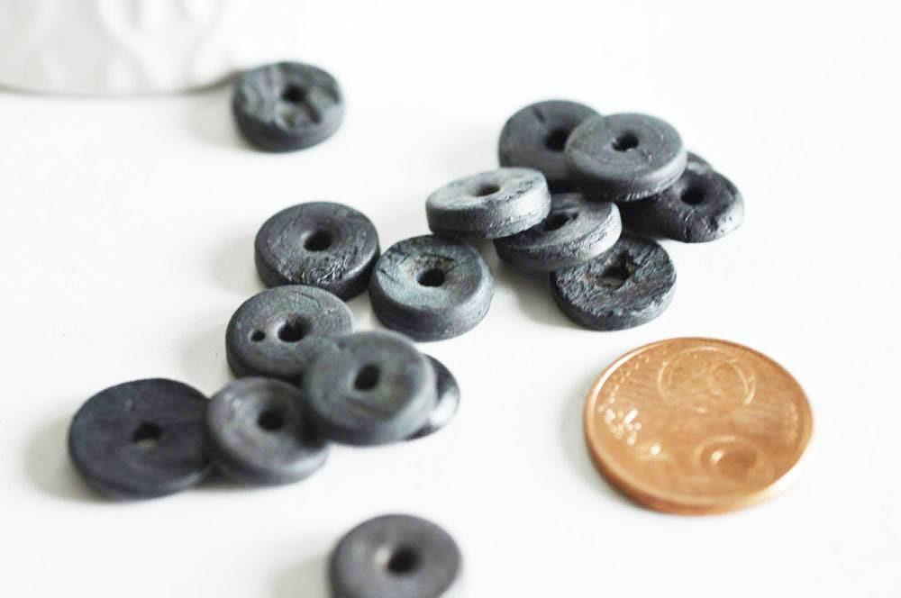 Gingerlily perles disque coco noir 12mm les 50