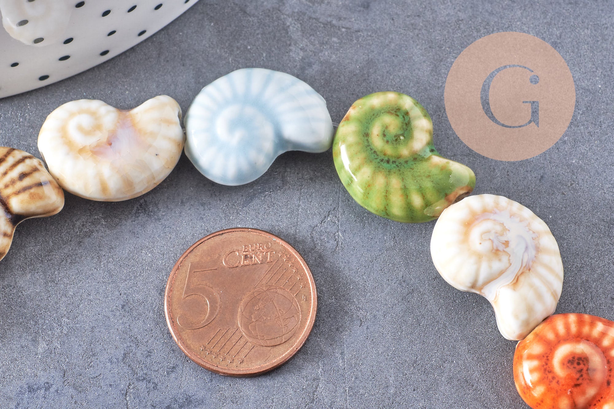 Gingerlily Perles coquillage porcelaine 20,5 mm fil 35 cm