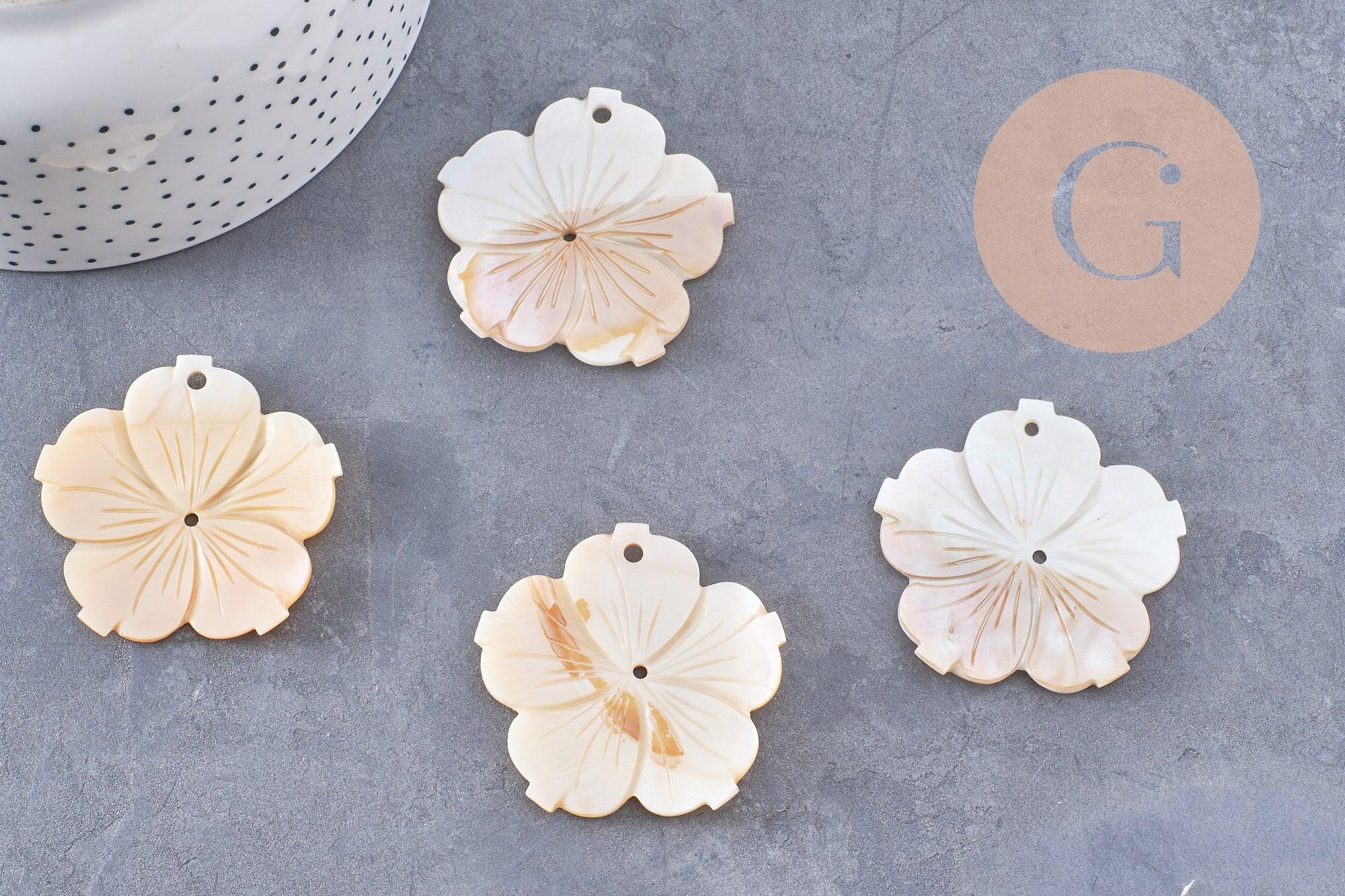 Gingerlily pendentif fleur nacre blanche 48mm x2 G10227