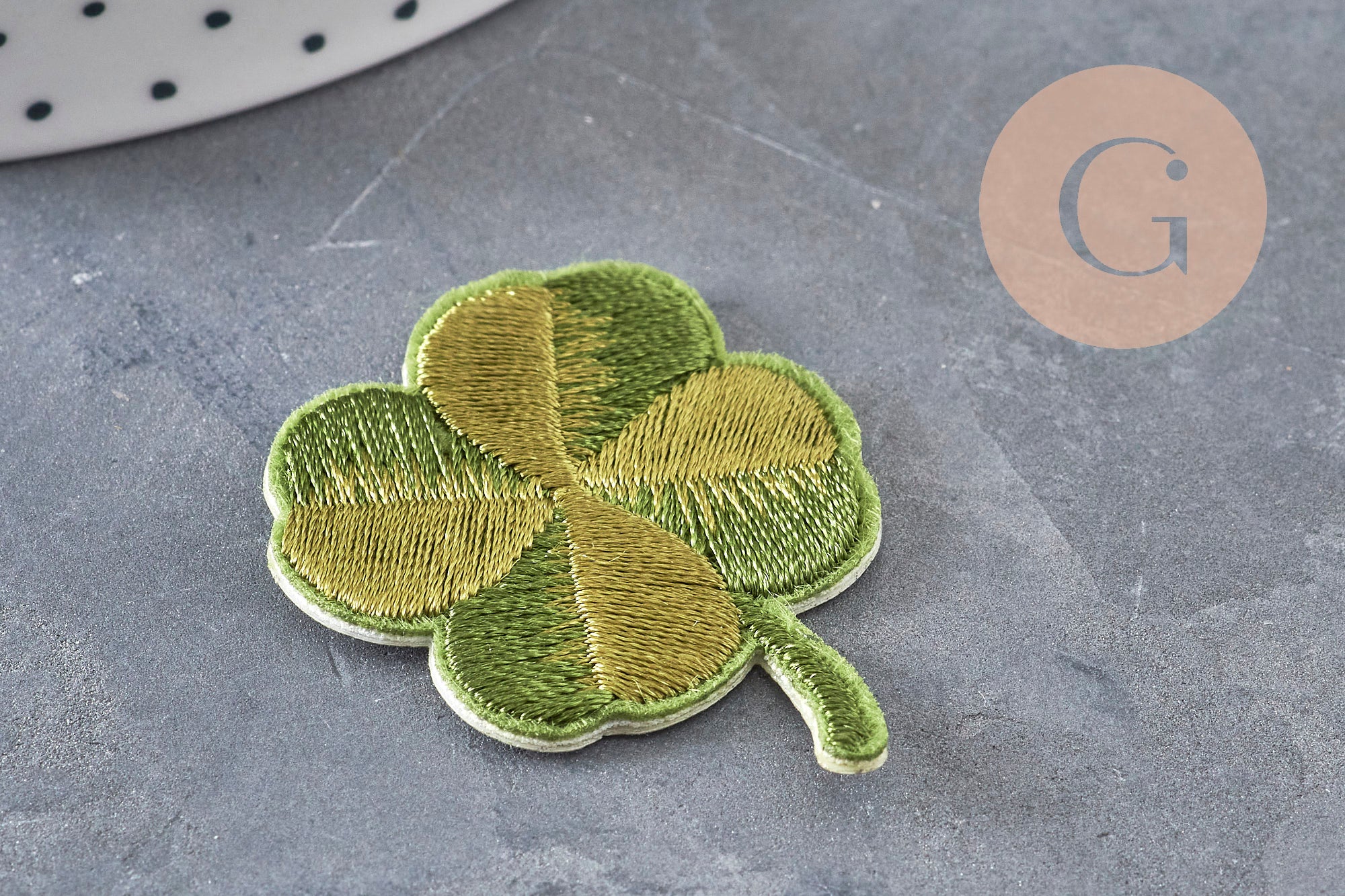 Gingerlily écusson trèfle 4 feuilles thermocollant 47,5mm x1