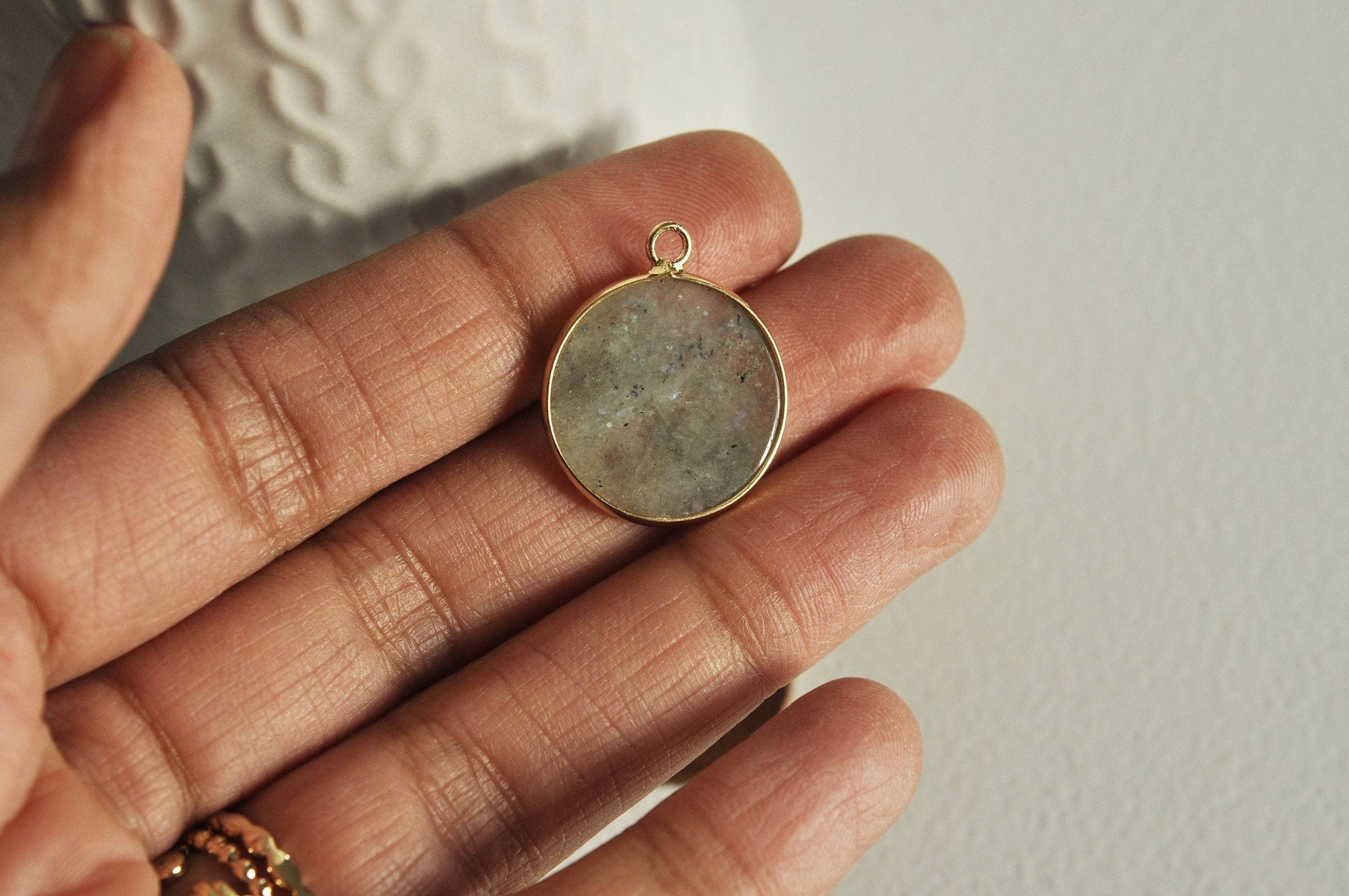 Gingerlily Pendentif rond labradorite 26mm G1043