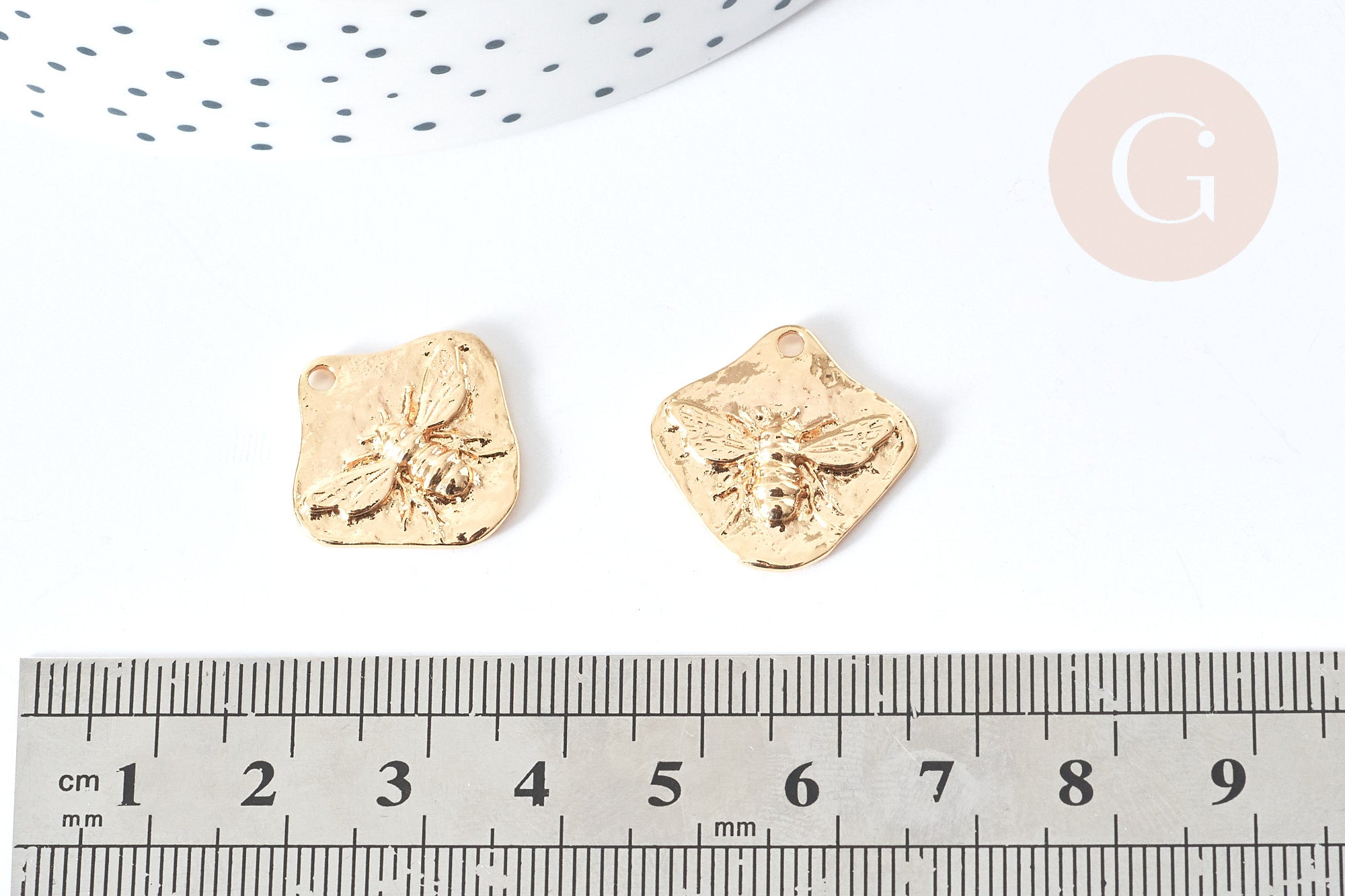 Gingerlily Pendentifs médaille abeille martelée doré 19,5mm
