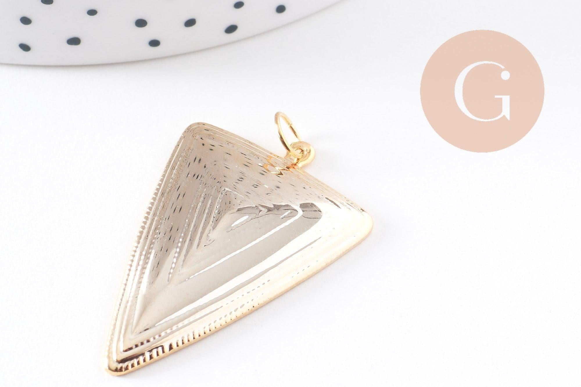Gingerlily Pendentif triangle laiton doré 16K texturé x1