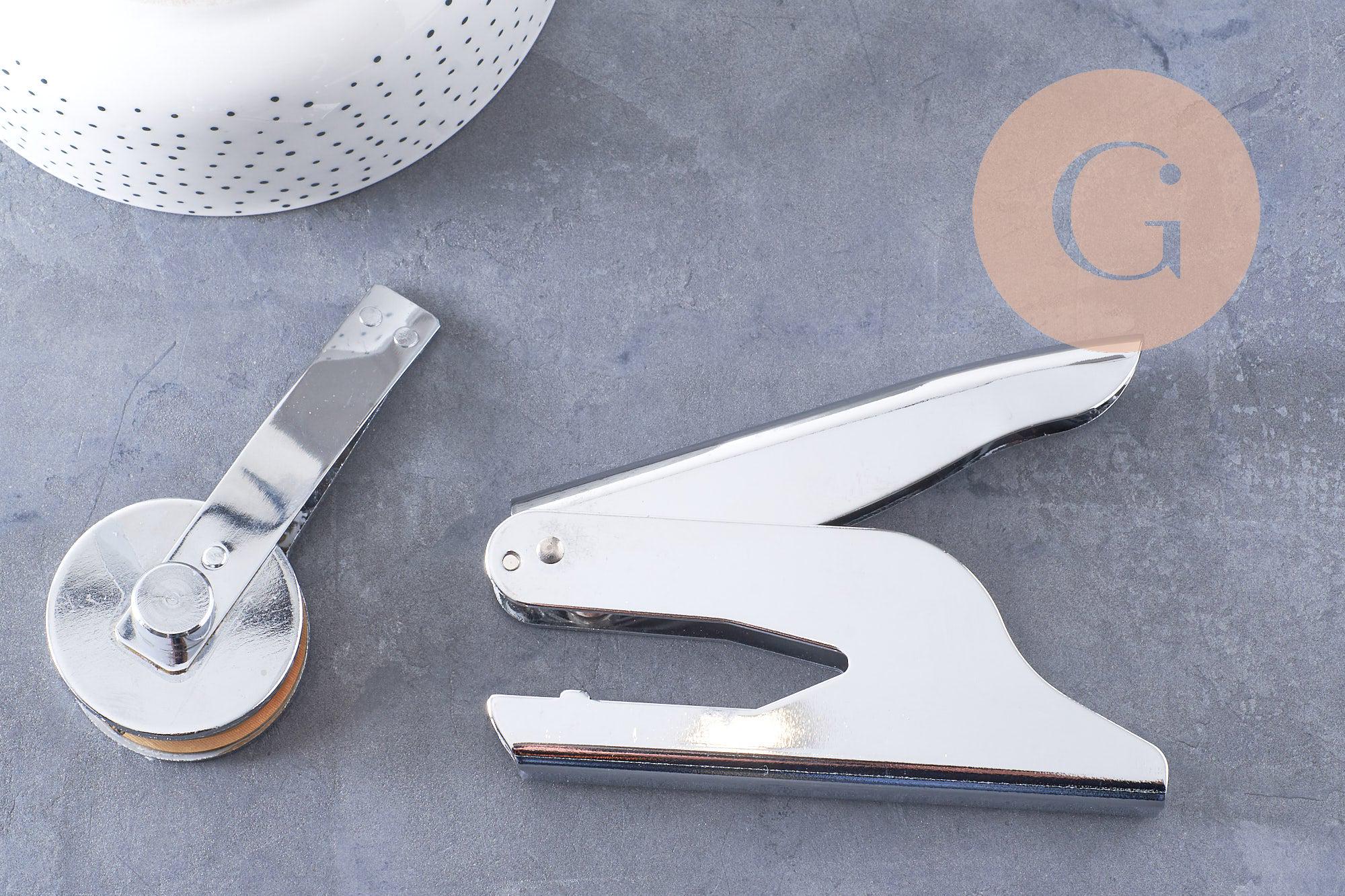 Gingerlily Outils bijouterie DIY pince à gaufrer Happy Graduation 42mm