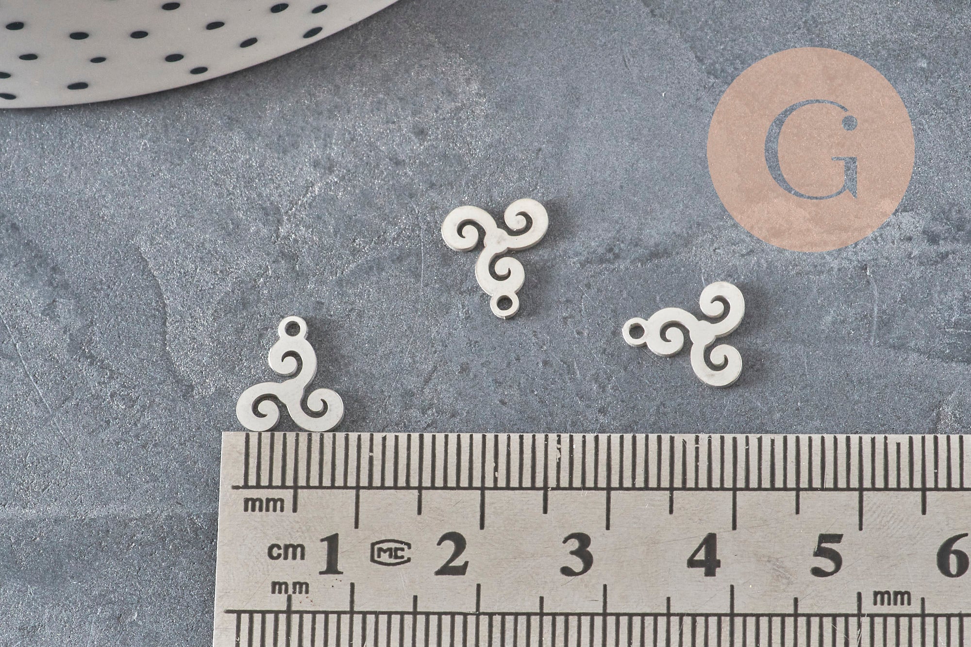 Gingerlily Pendentifs pendentif triskel acier platine 10mm x1