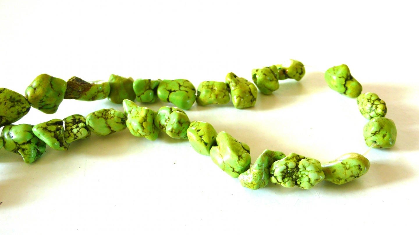 Gingerlily Perles pierre naturelle G53 pépite howlite verte 15mm x5