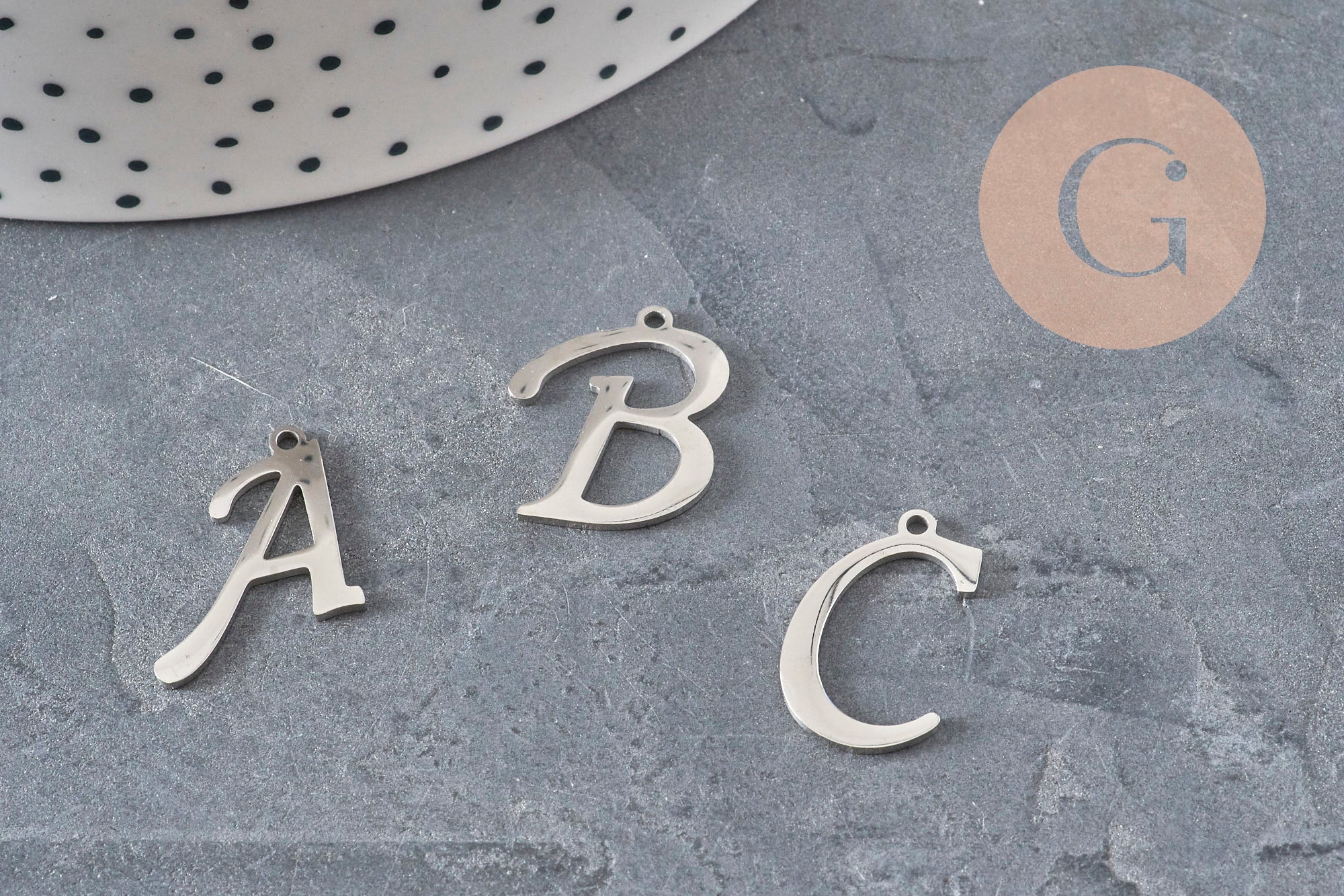 Gingerlily Pendentifs Lettre Initiale Acier Platine 20.5mm