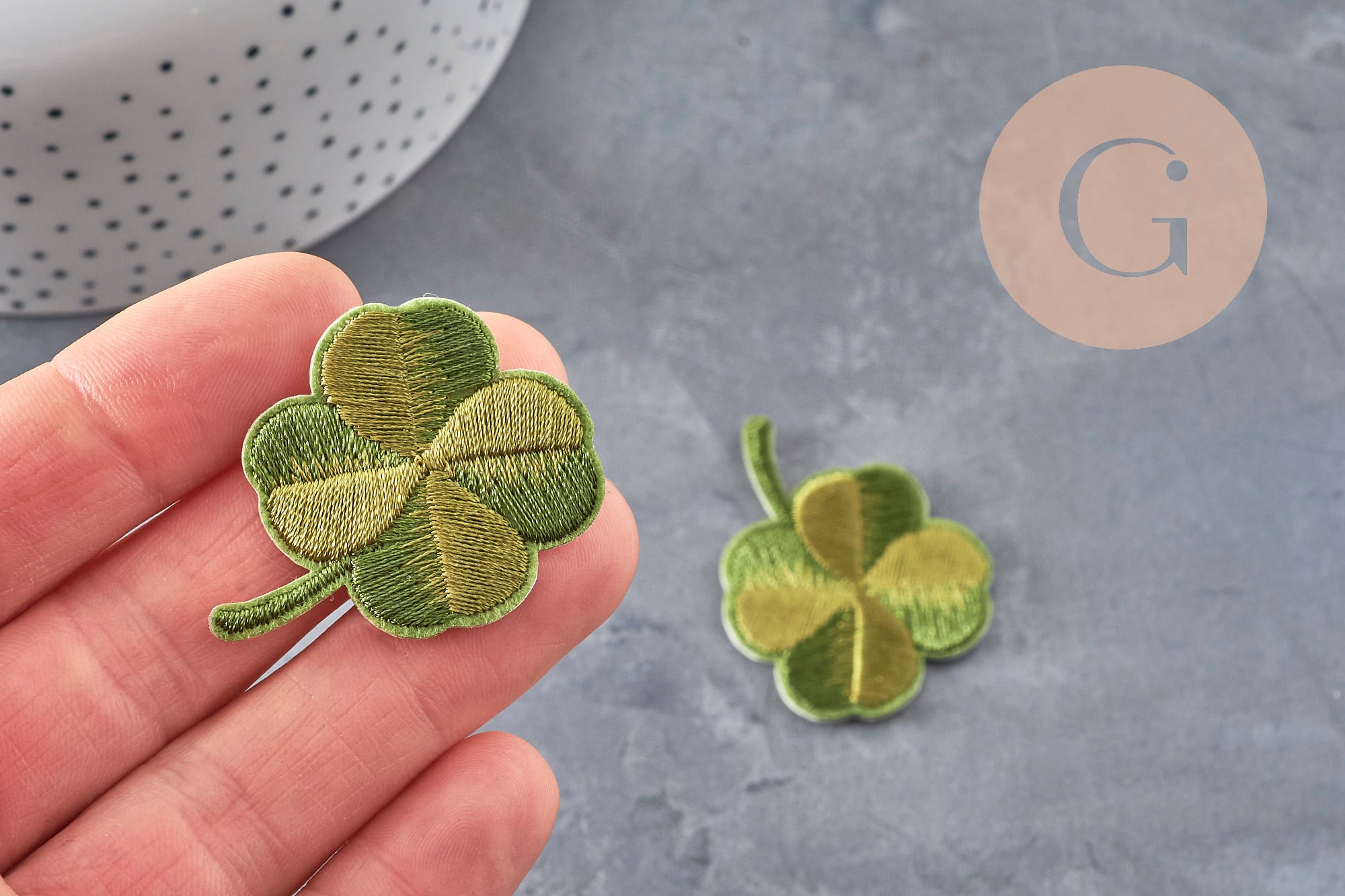 Gingerlily écusson trèfle 4 feuilles thermocollant 47,5mm x1