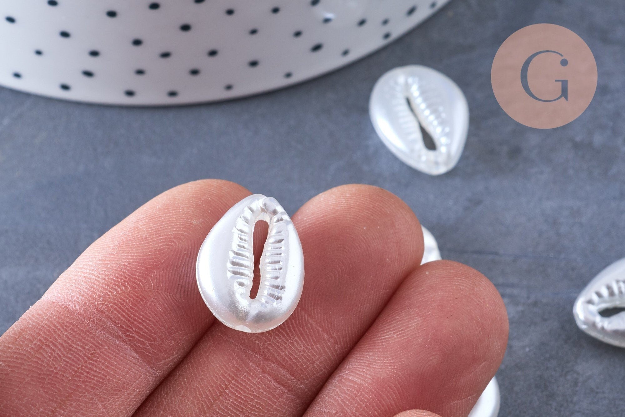 Gingerlily perles cauri plastique blanc nacré 18mm x10