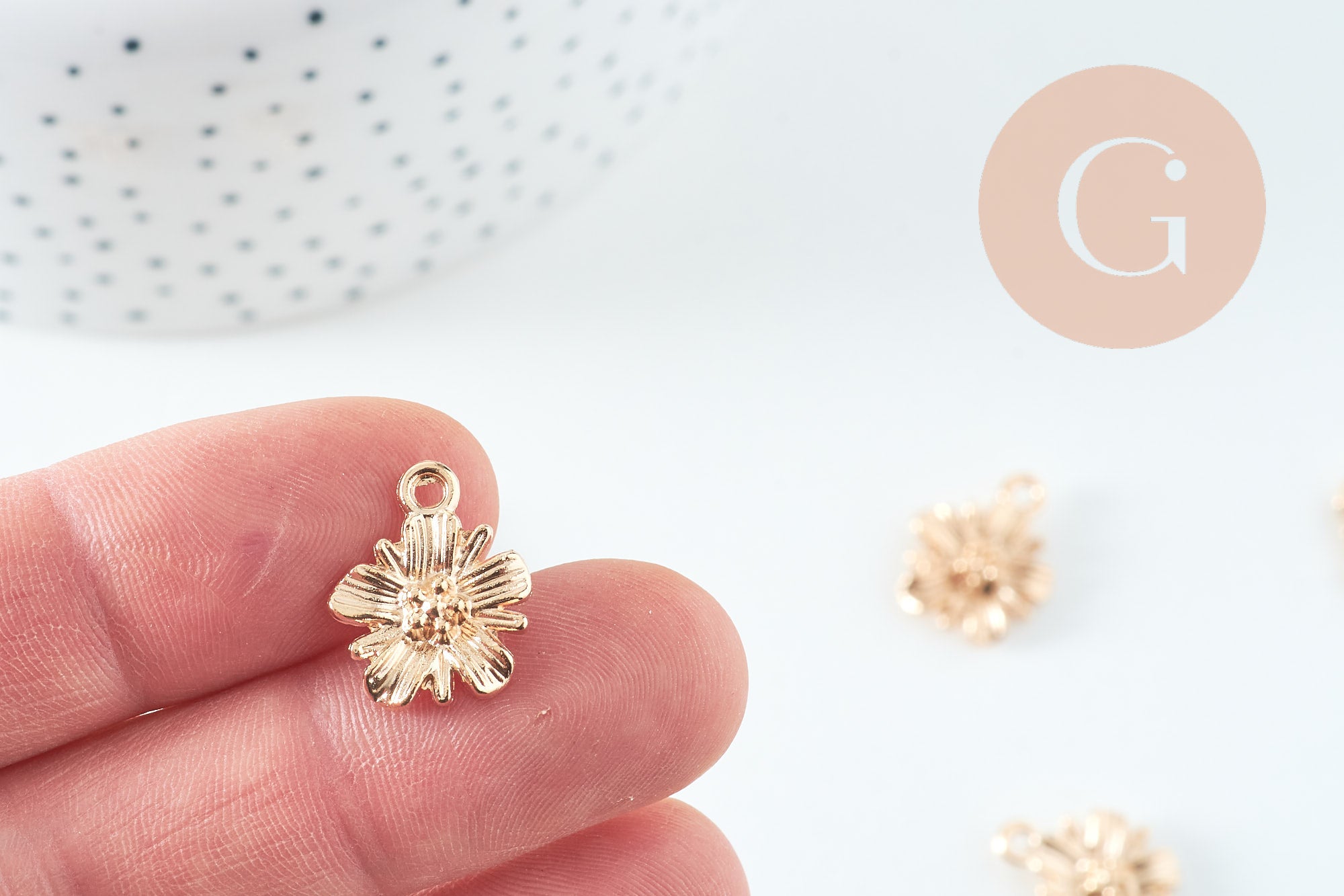 Gingerlily Pendentif G10722 fleur zamac doré 17mm x10