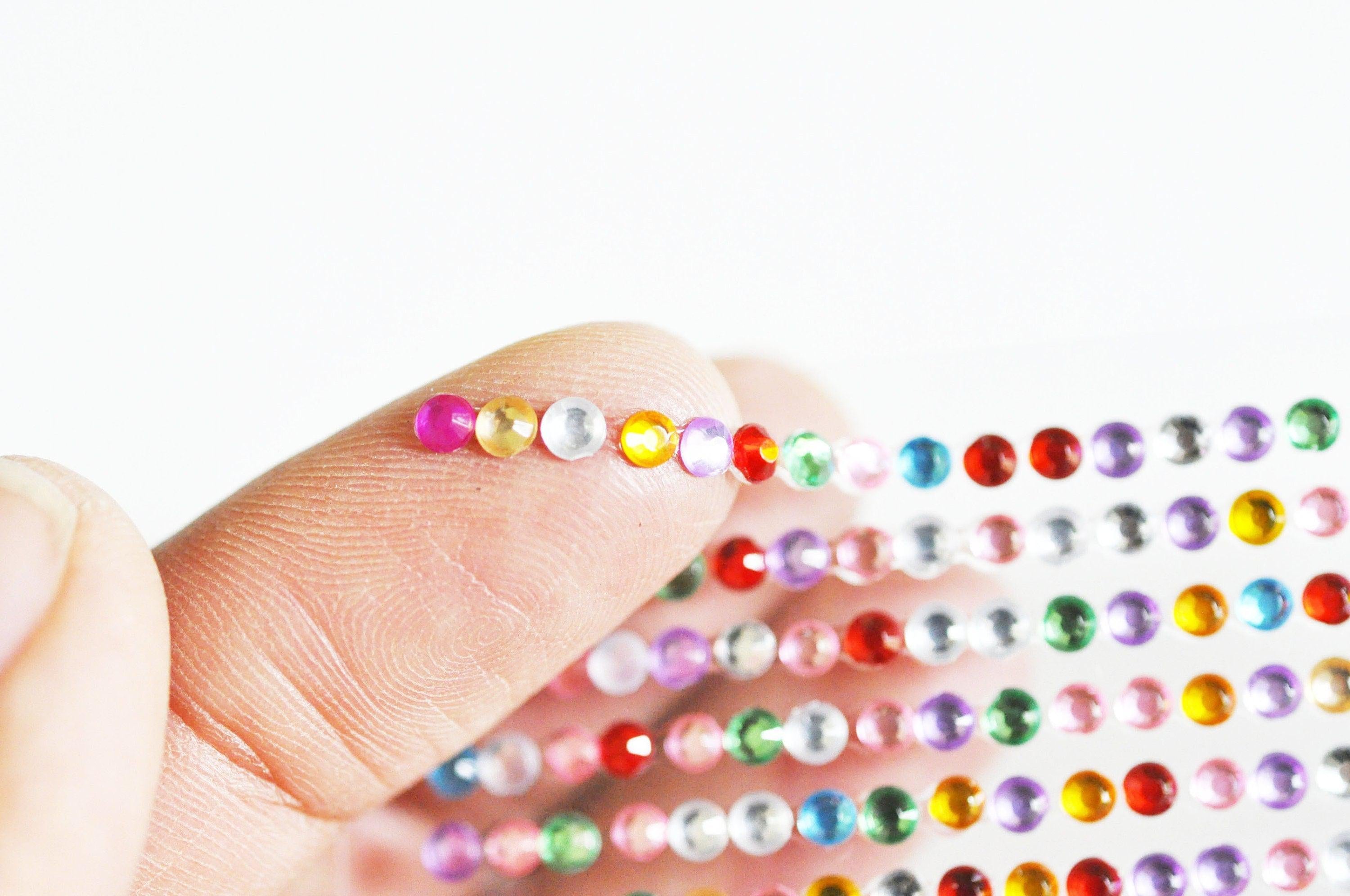Gingerlily Loisirs strass adhésifs colorés 3x2mm feuille de 780