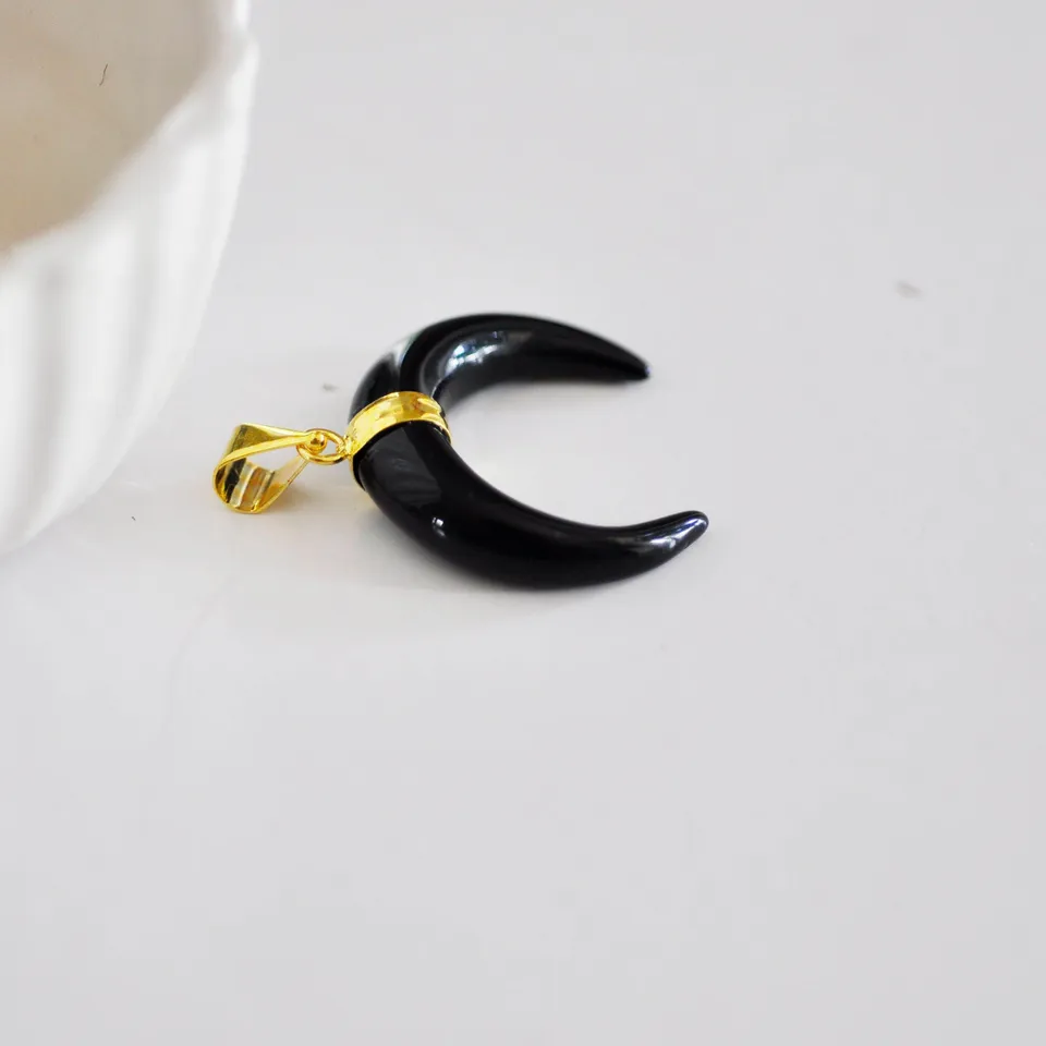 Gingerlily pendentif lune agate noire G837 32mm