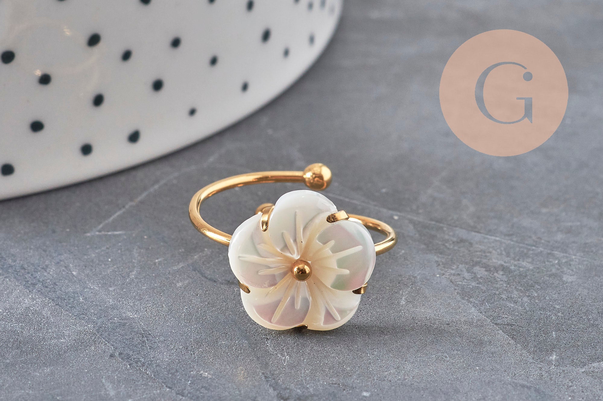 Gingerlily Apprêts G11077 bague fleur nacre doré réglable acier
