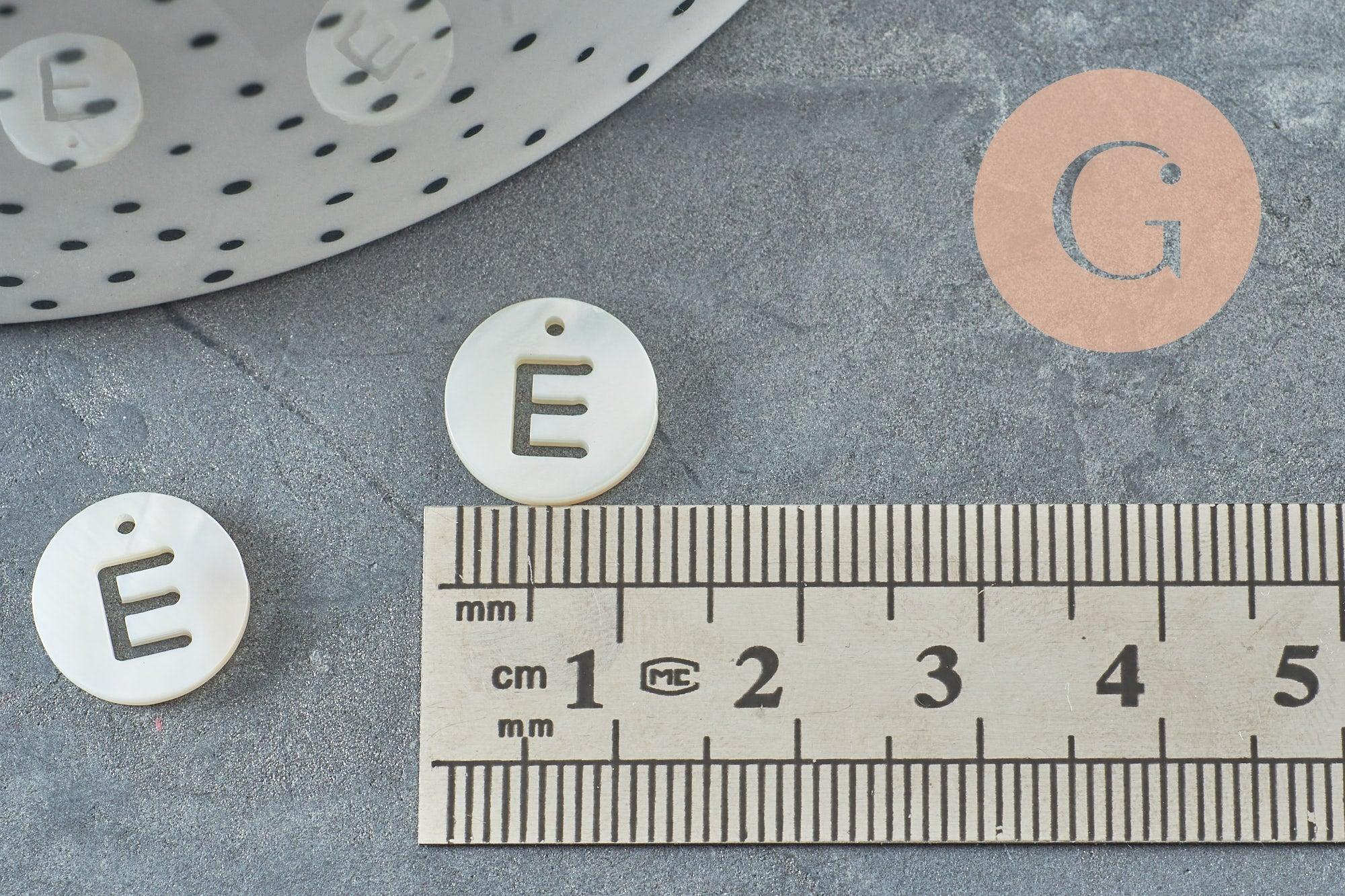 Gingerlily Perles Pendentif lettre A breloque nacre blanche 12mm x1