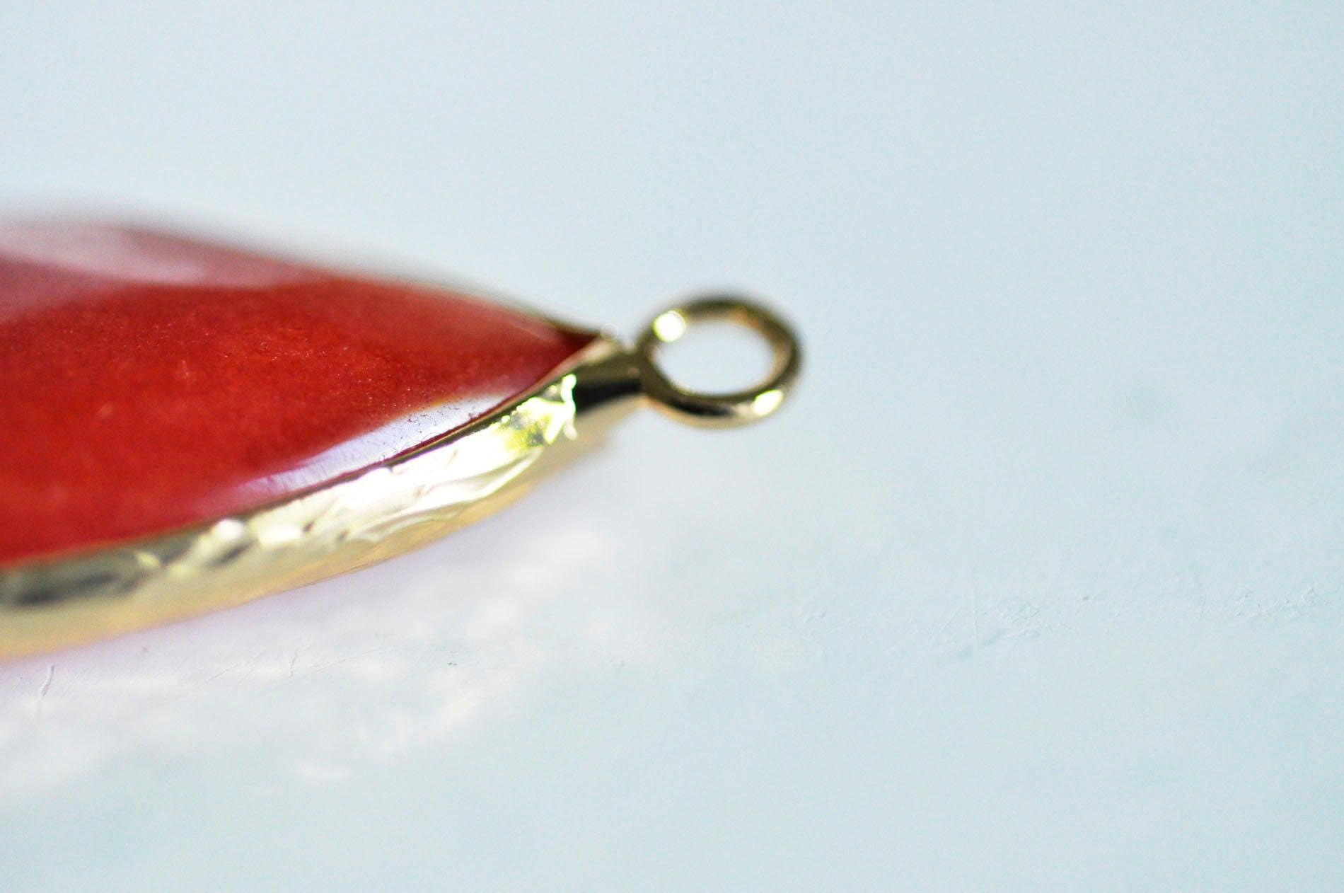 Gingerlily Pendentif goutte G0794 jade rouge doré 33mm
