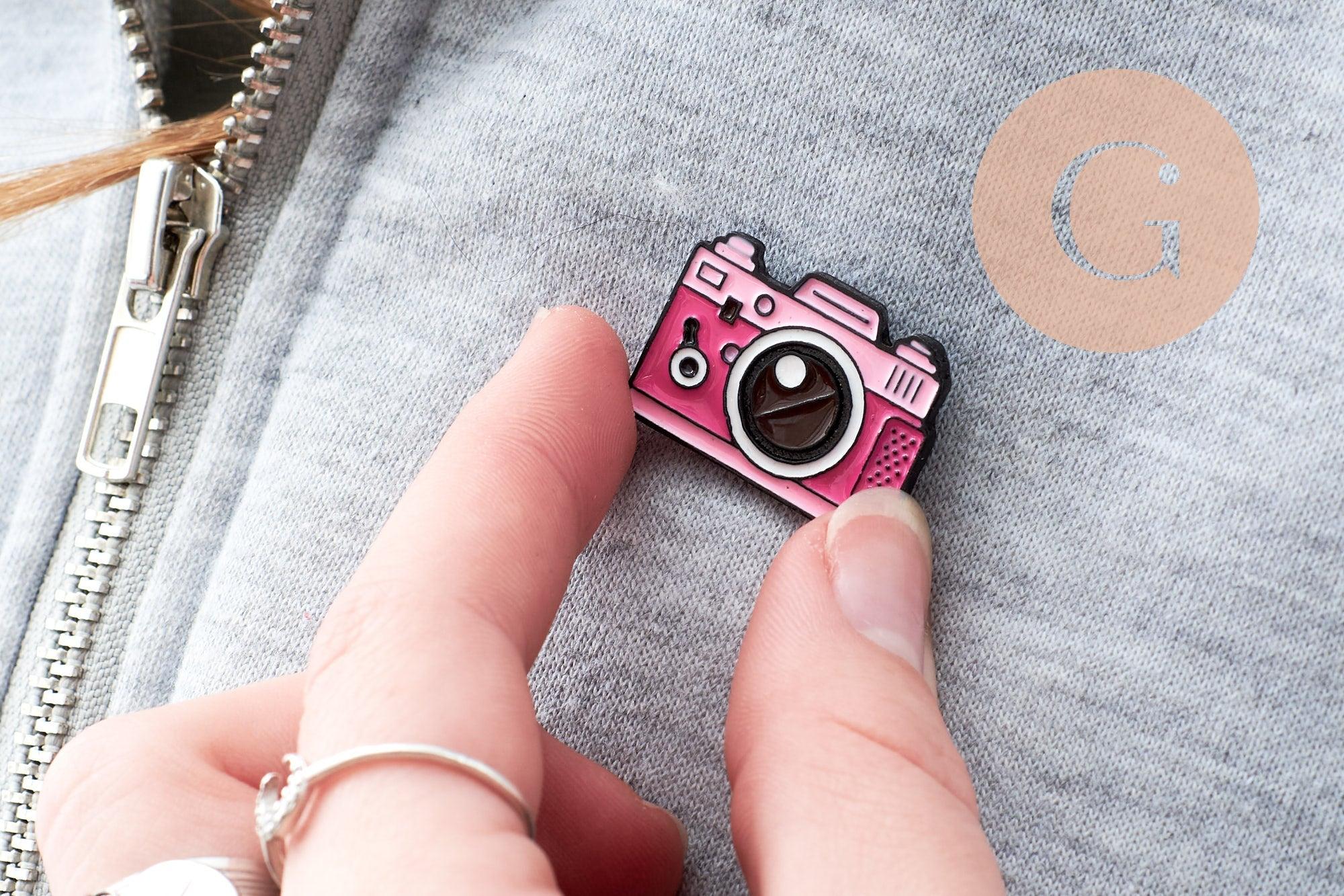 Gingerlily G9471 broche pin's appareil photo rose 24,5mm