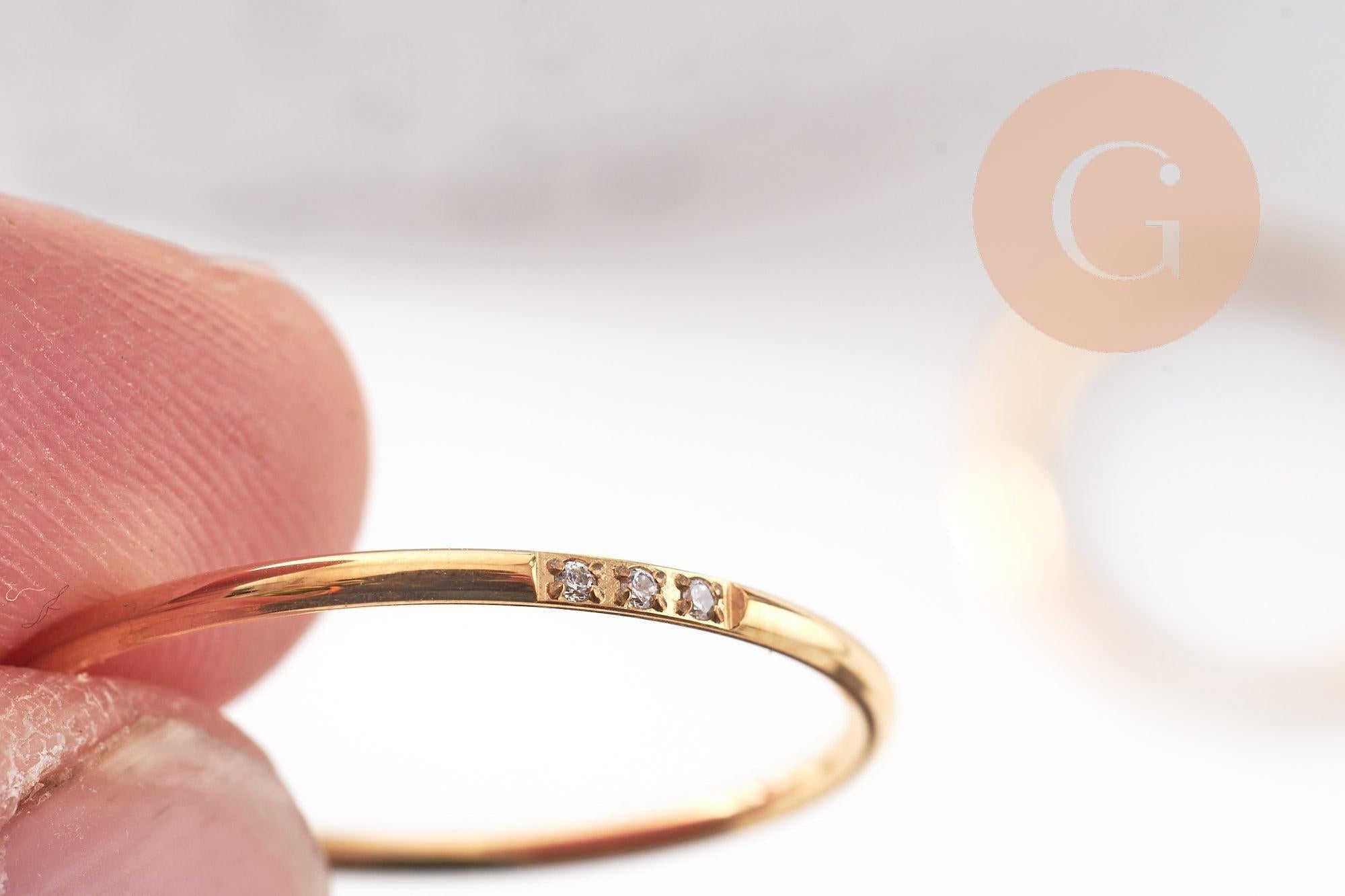 Gingerlily Apprêts G10498 bague acier doré zircons taille 8