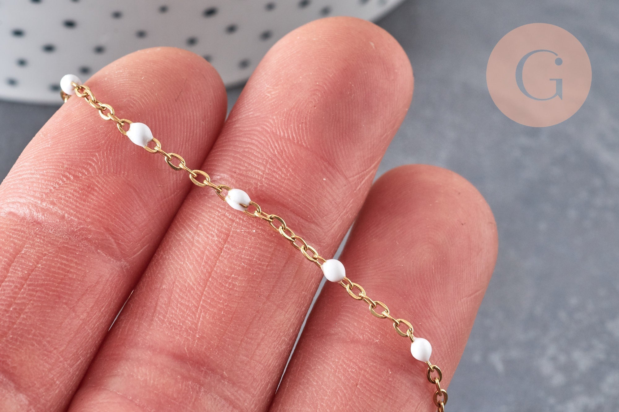 Gingerlily Chaîne acier doré résine blanche 2mm 1 mètre