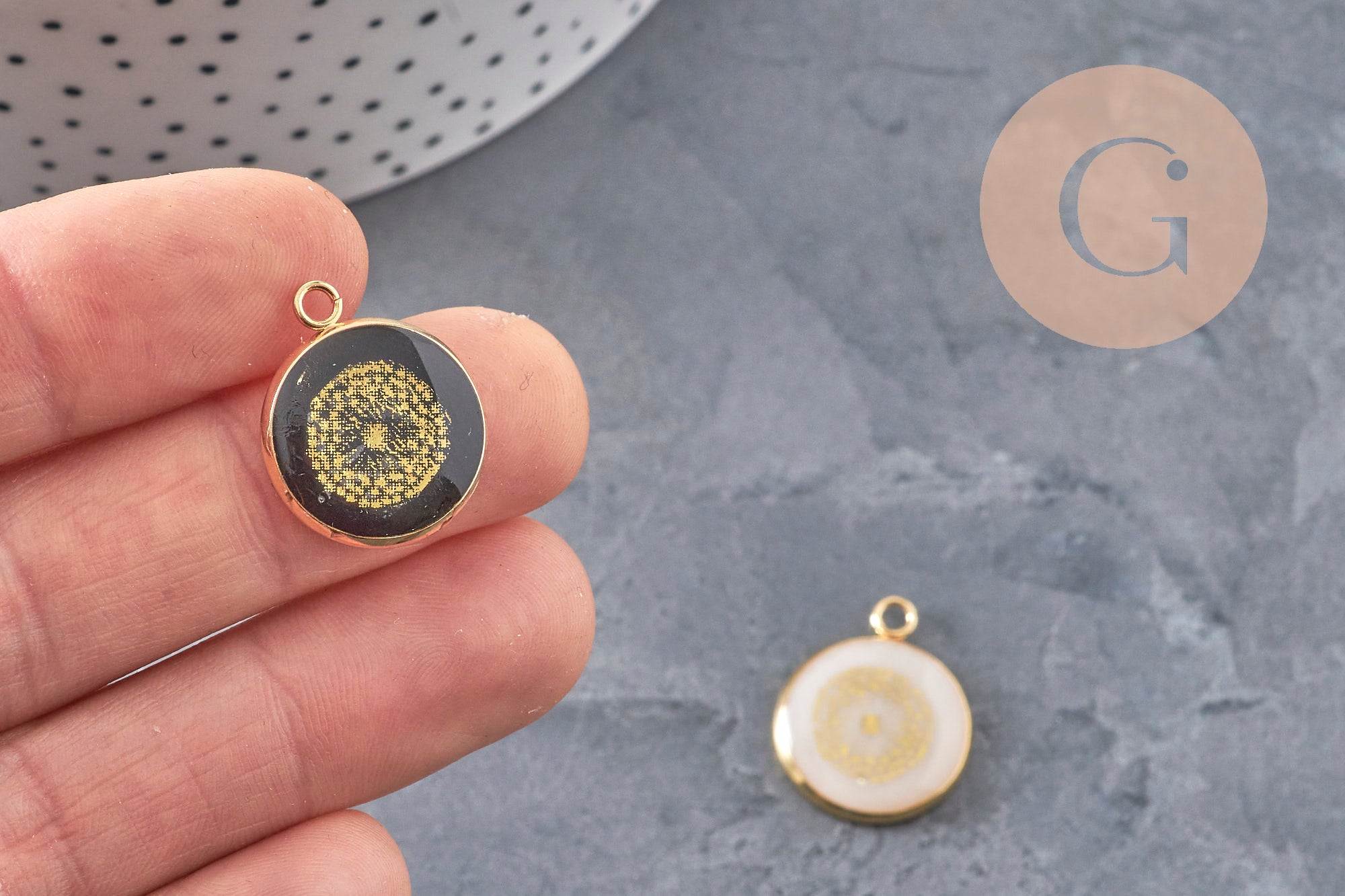 Gingerlily pendentif pissenlit rond acier doré 16 mm blanc