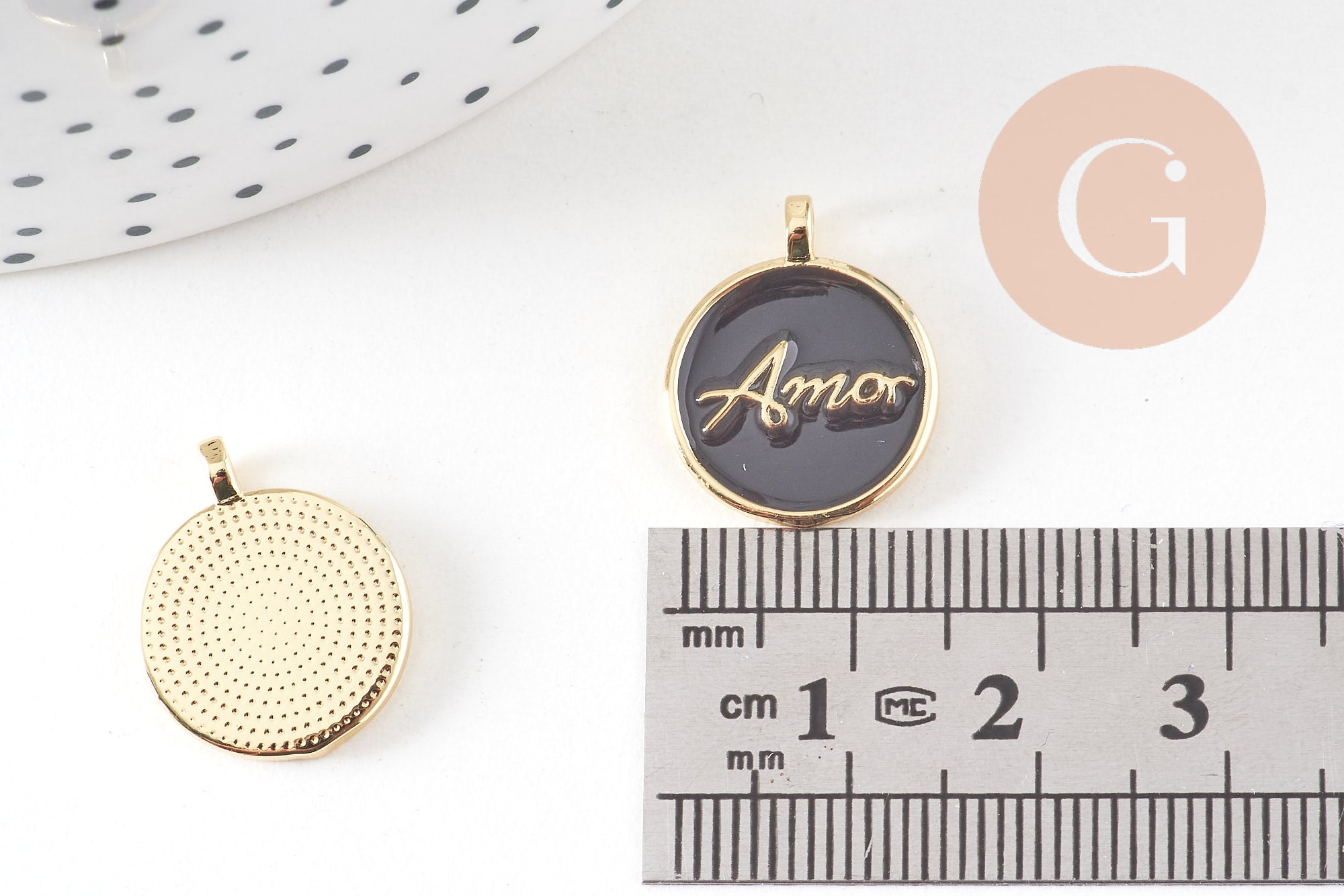 Gingerlily Pendentif médaille AMOR émail noir 20.5mm x1 doré