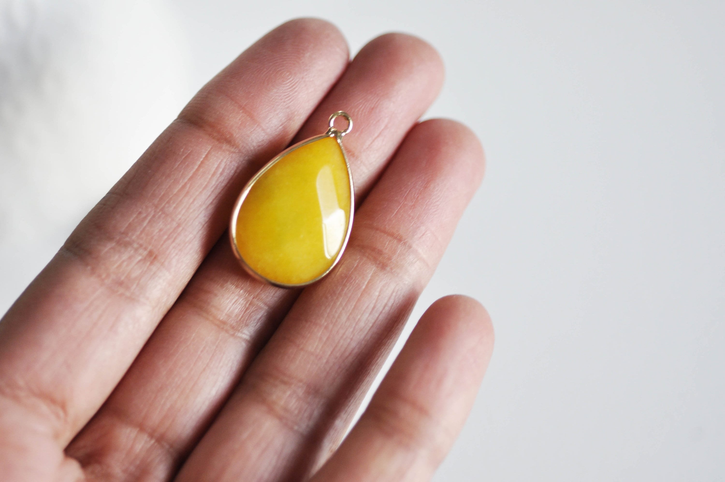 Gingerlily Perles G1032 pendentif goutte jade jaune 35mm x1