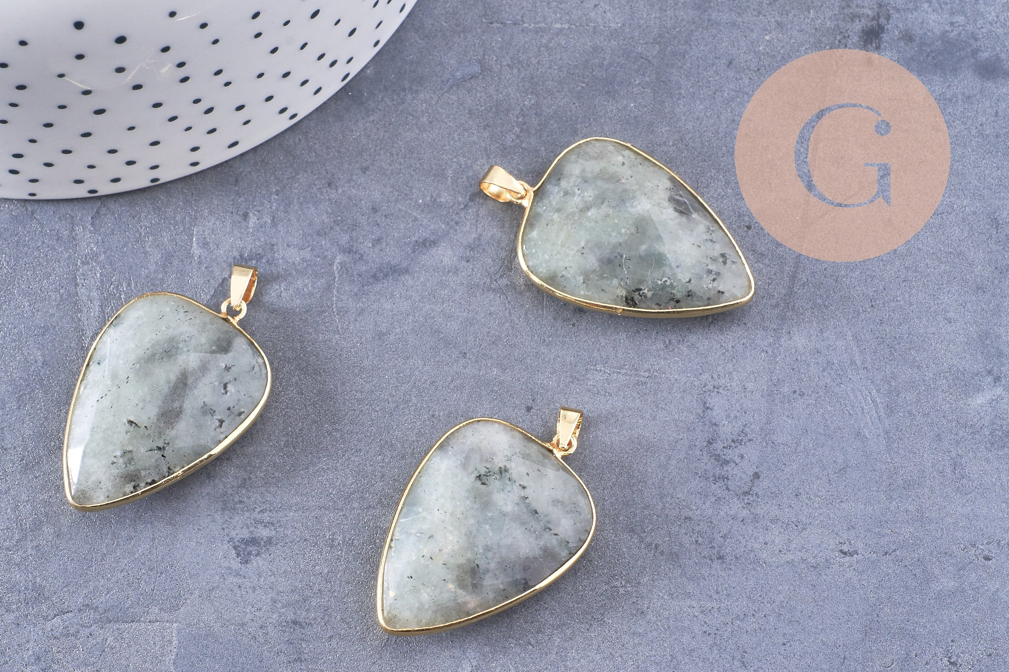 Gingerlily Pendentif ovale G2516 labradorite naturelle laiton doré 40mm