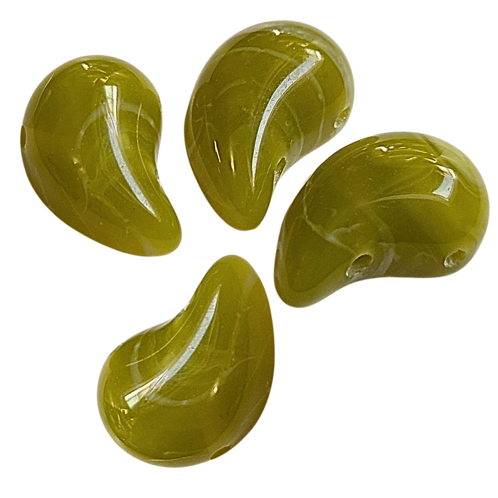 ARTSHOP Magatama 7 perles 2 trous Olivine marbré x1