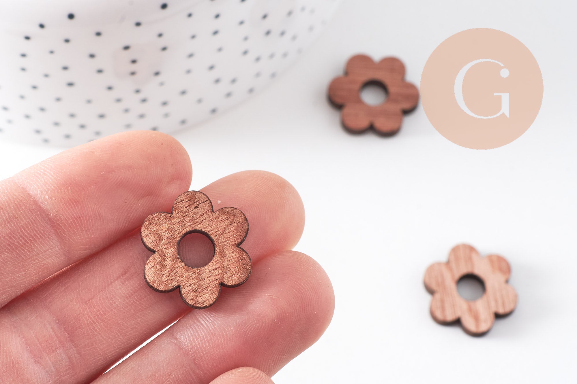 Gingerlily fleur G10530 pendentif bois brut 20mm x6