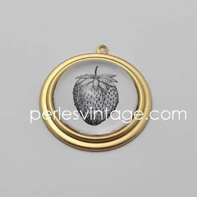 Gingerlily Perles Pendentif fraise laiton doré image noir blanc