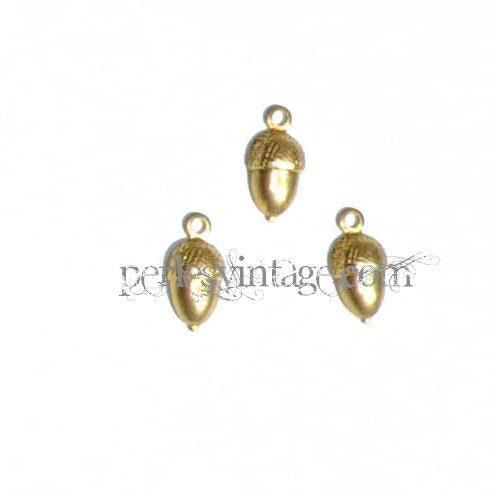 Gingerlily pendentif mini gland laiton brut breloque nature vintage