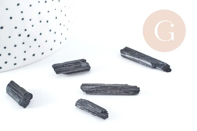 Gingerlily Pierres tourmaline noire brute 20-35 mm x1