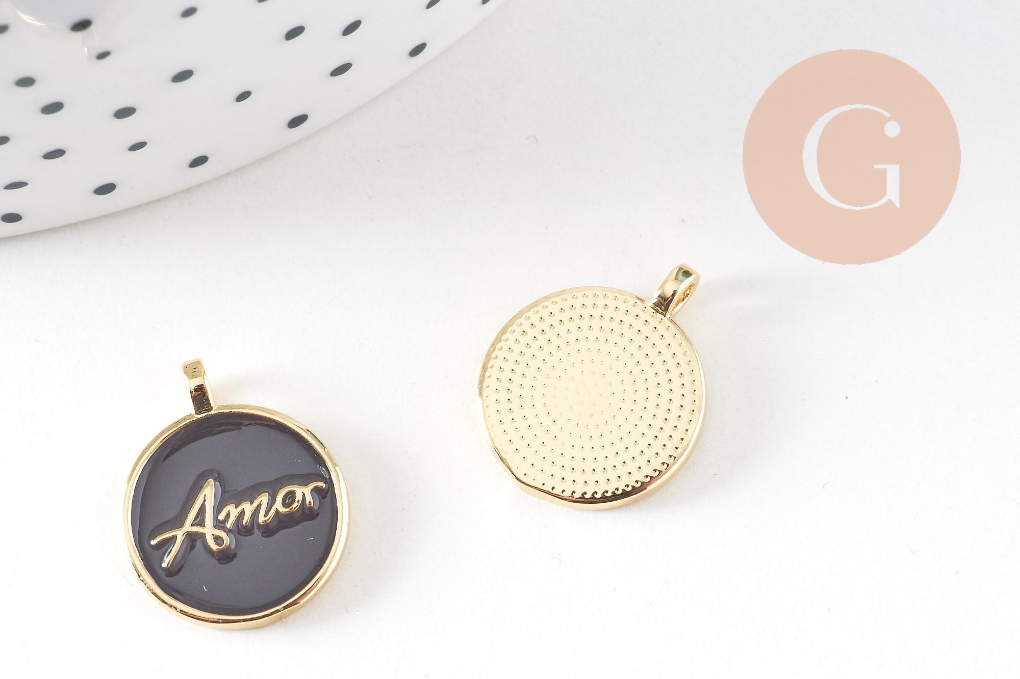 Gingerlily Pendentif médaille AMOR émail noir 20.5mm x1 doré