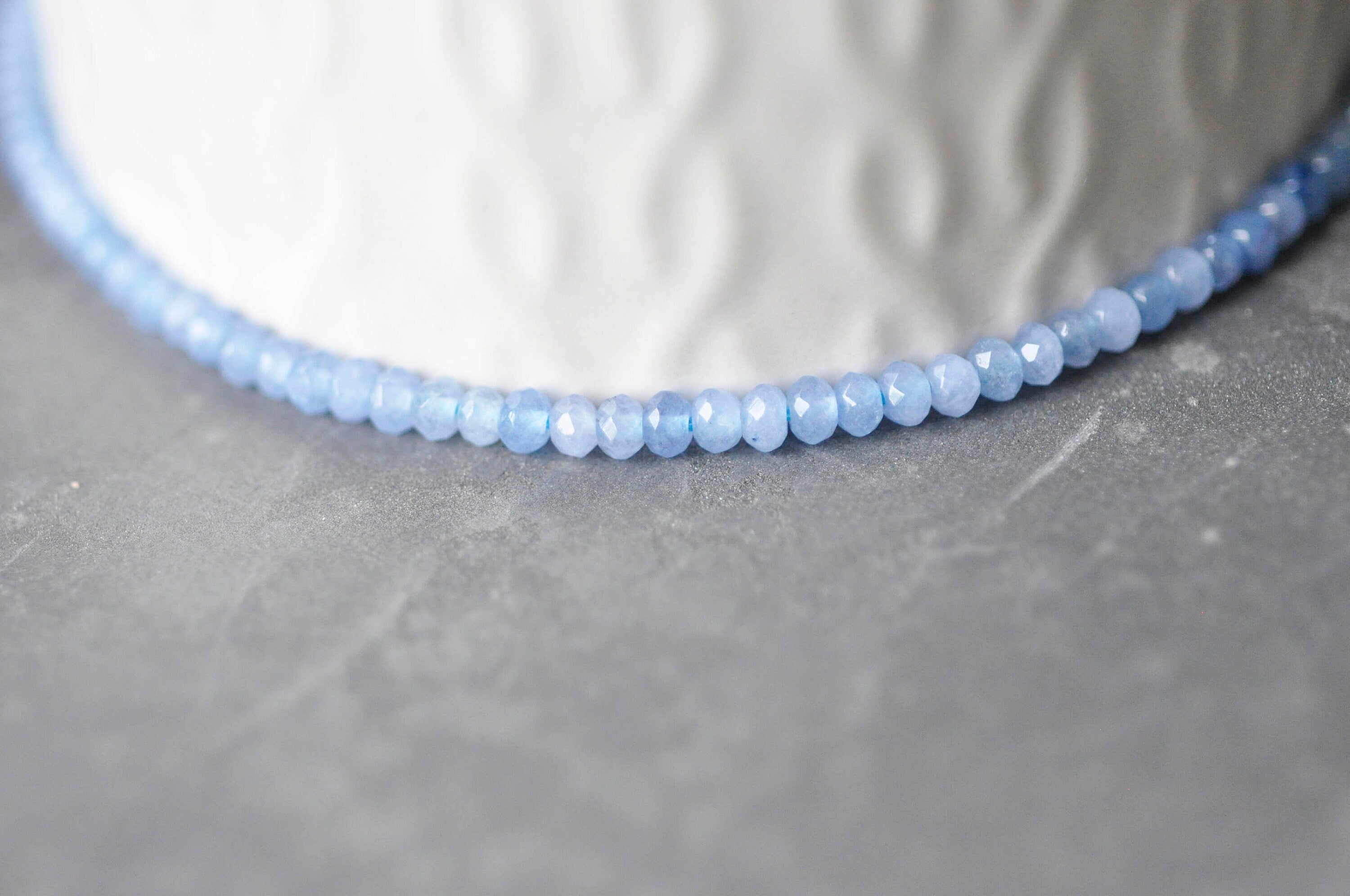 Gingerlily Perles G3909 perle abacus jade bleu 4x2mm fil 36cm